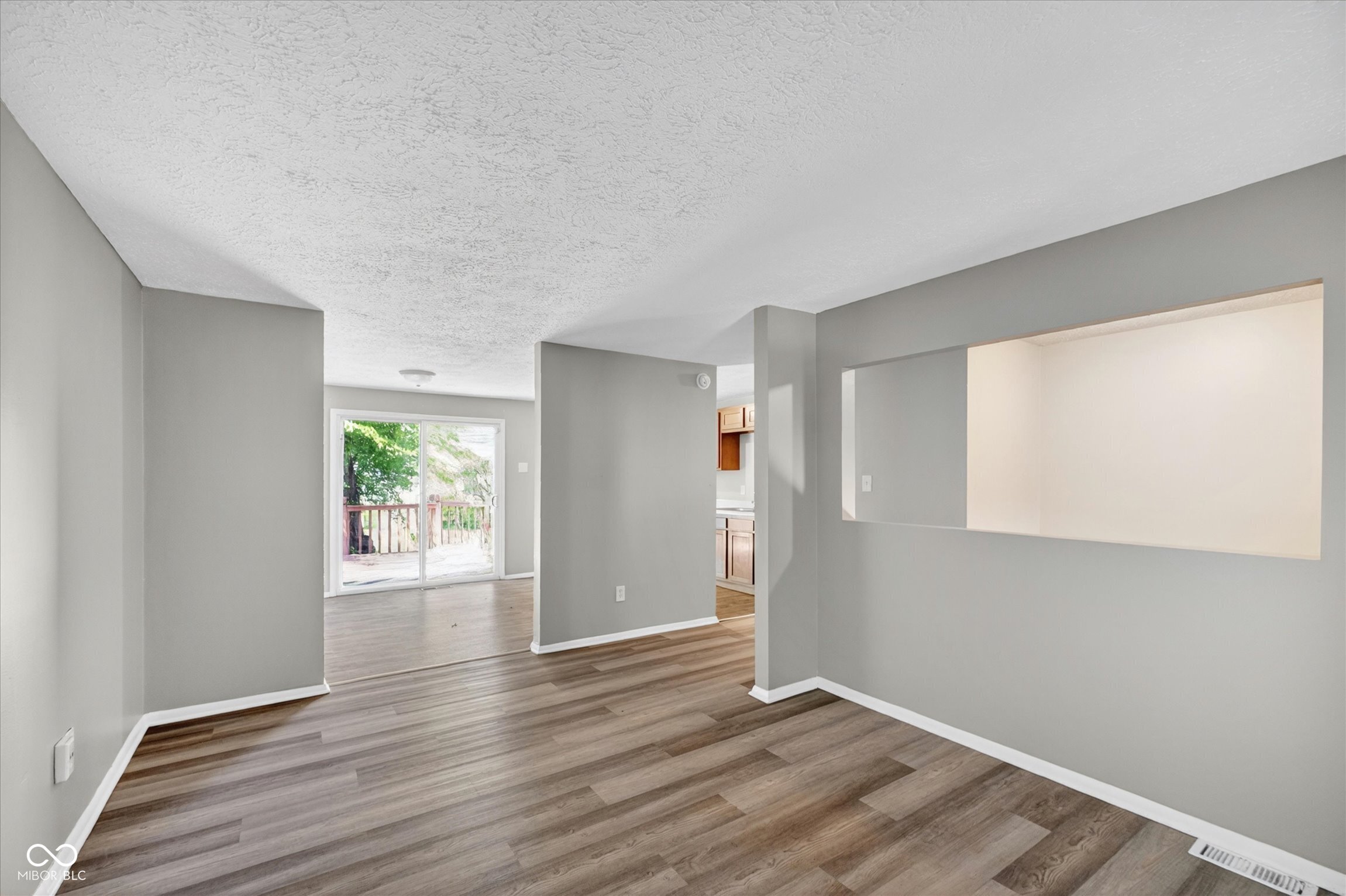 10322 Starview Drive, Indianapolis, IN, 46229 photo 4 of 34