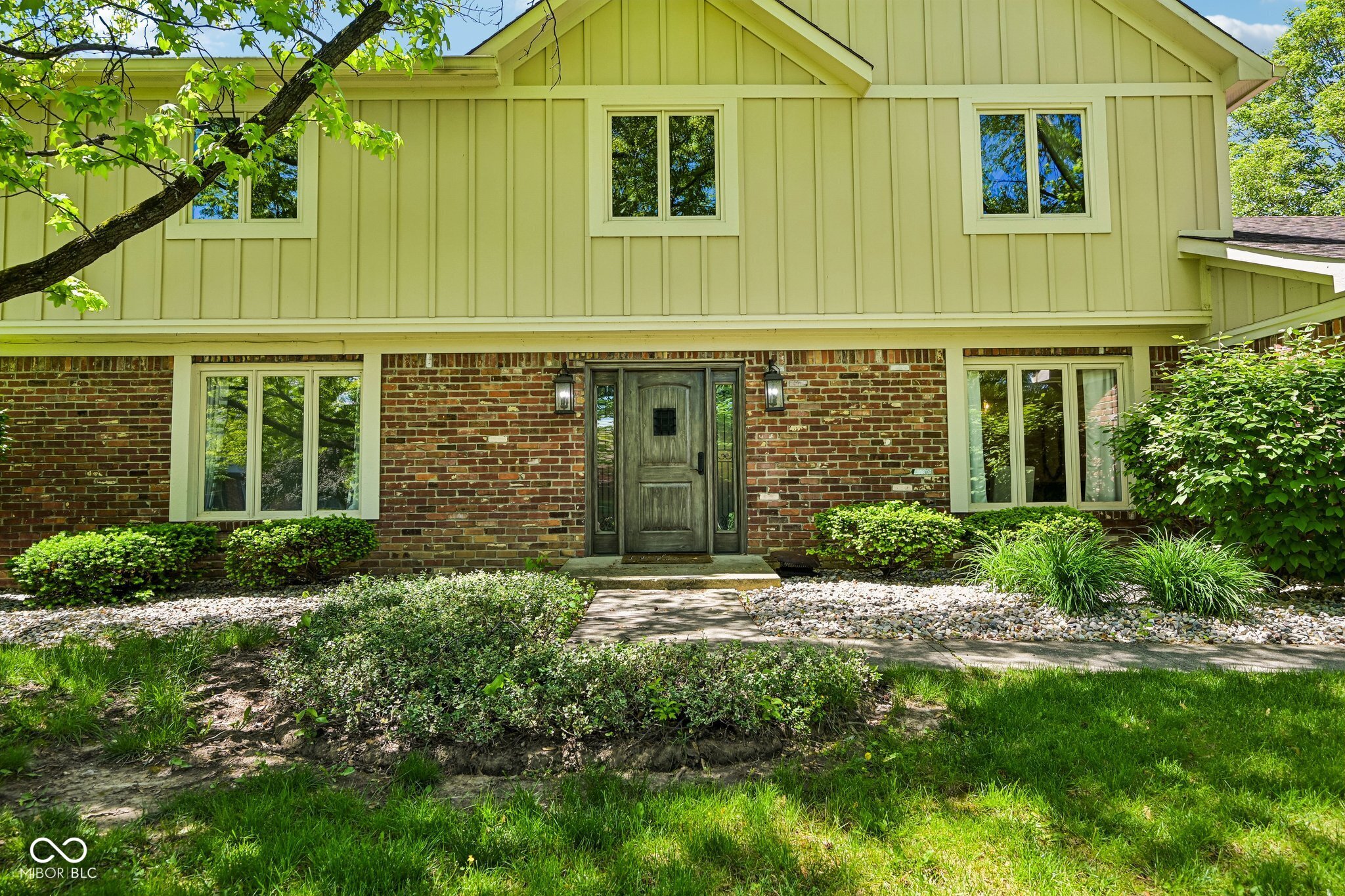407 Oxford Drive, Noblesville, IN, 46062 photo 4 of 23