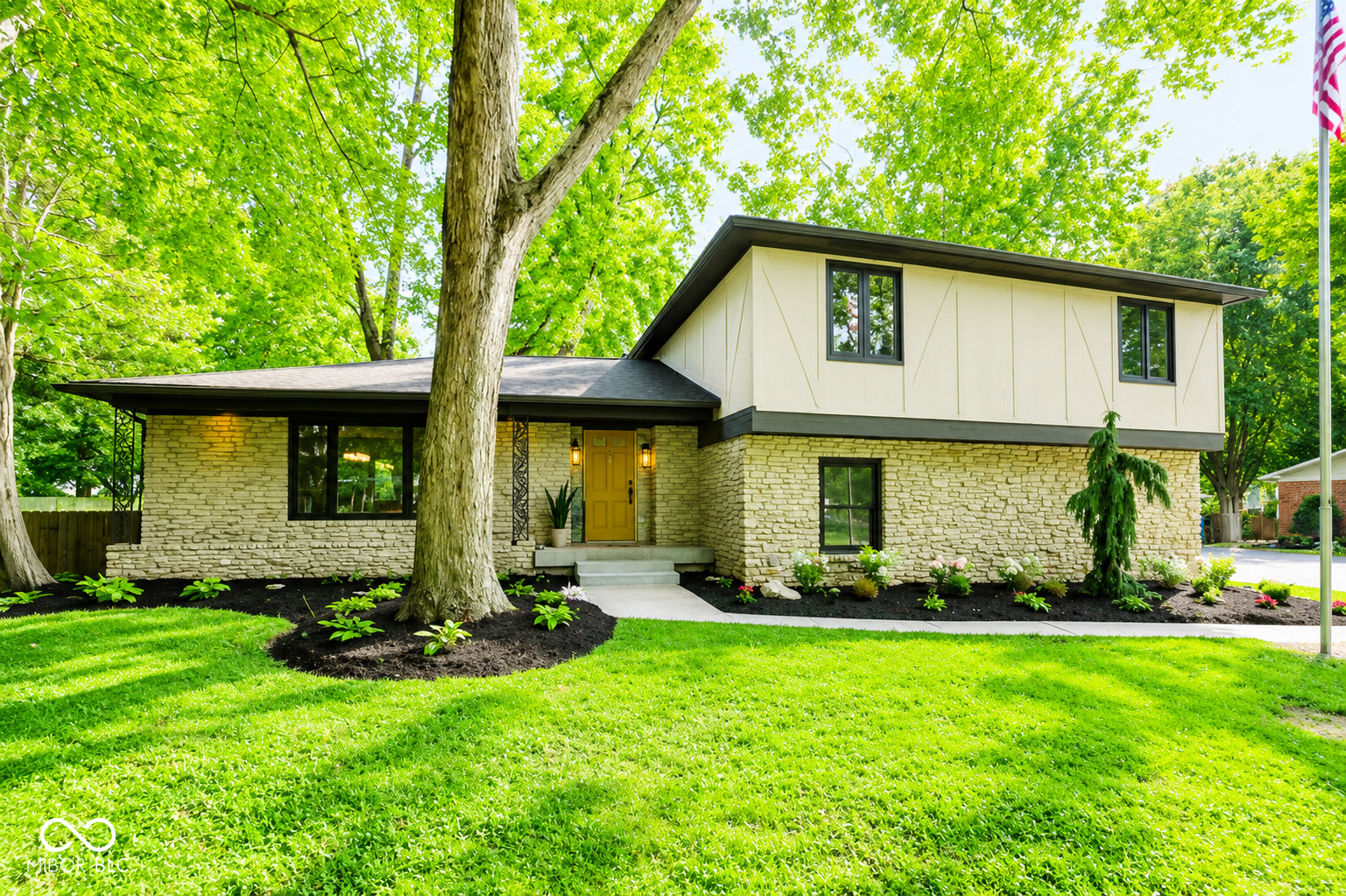 569 King Drive, Indianapolis, IN, 46260 photo 4 of 45