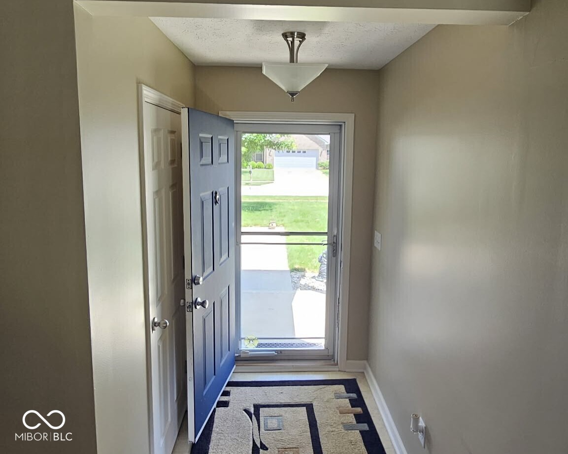 6192 N Woodhaven Drive, McCordsville, IN, 46055 photo 4 of 31