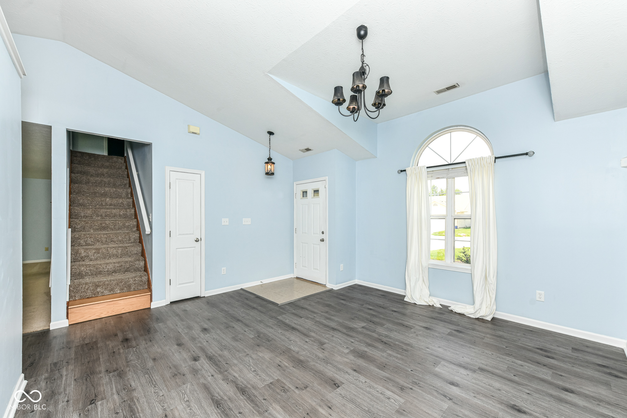 6125 Woodmill Drive, Fishers, IN, 46038 photo 4 of 35