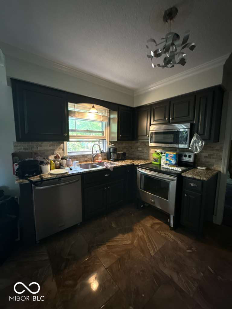 10676 Oakwood Court, Carmel, IN, 46033 photo 4 of 15