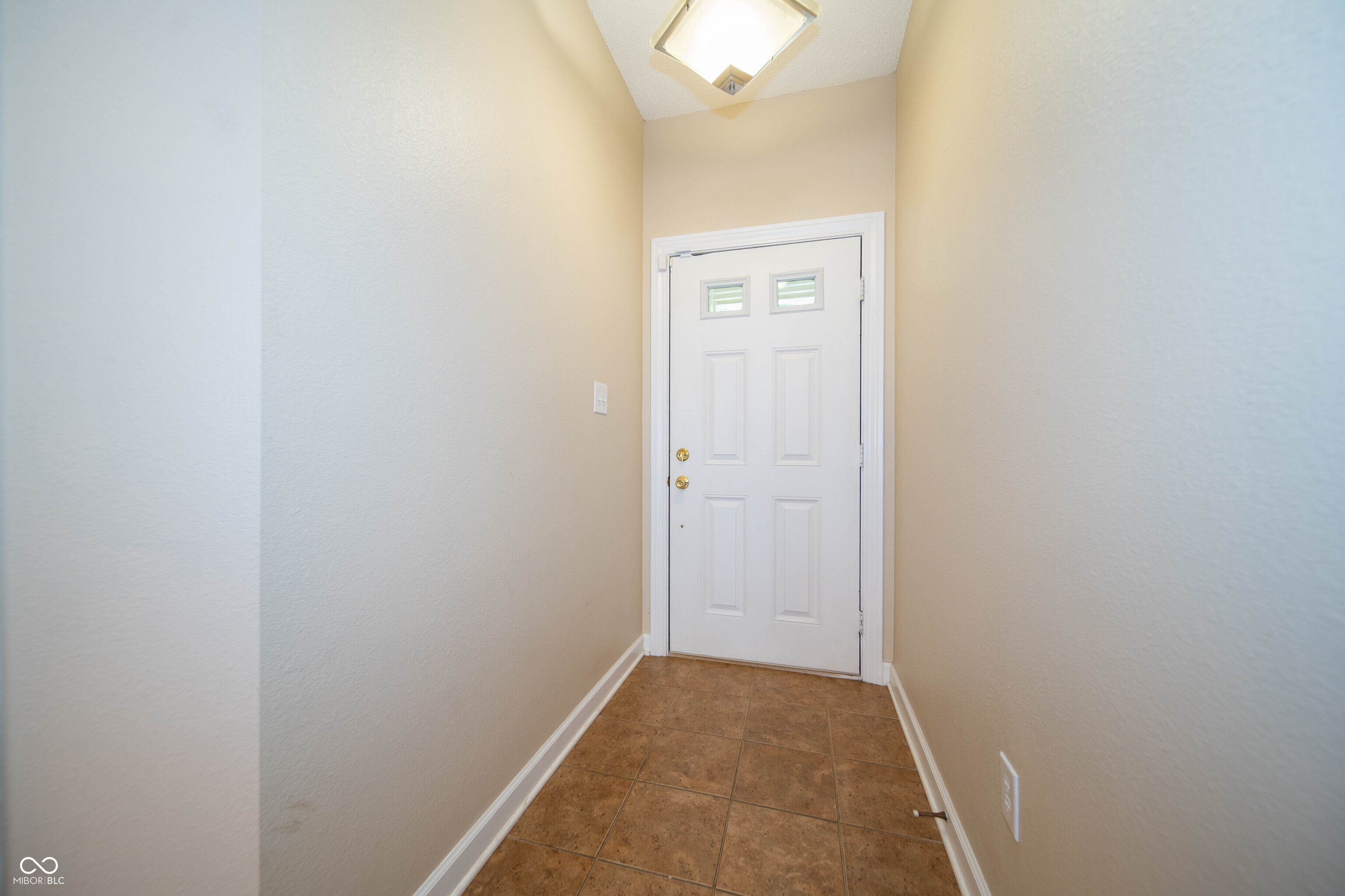 11044 Schoolhouse Road, Fishers, IN, 46037 photo 4 of 37
