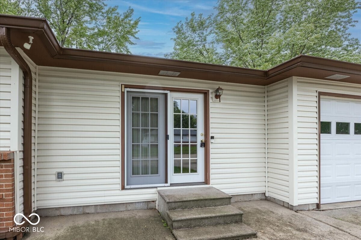 11151 Monroe Court, Indianapolis, IN, 46229 photo 4 of 24
