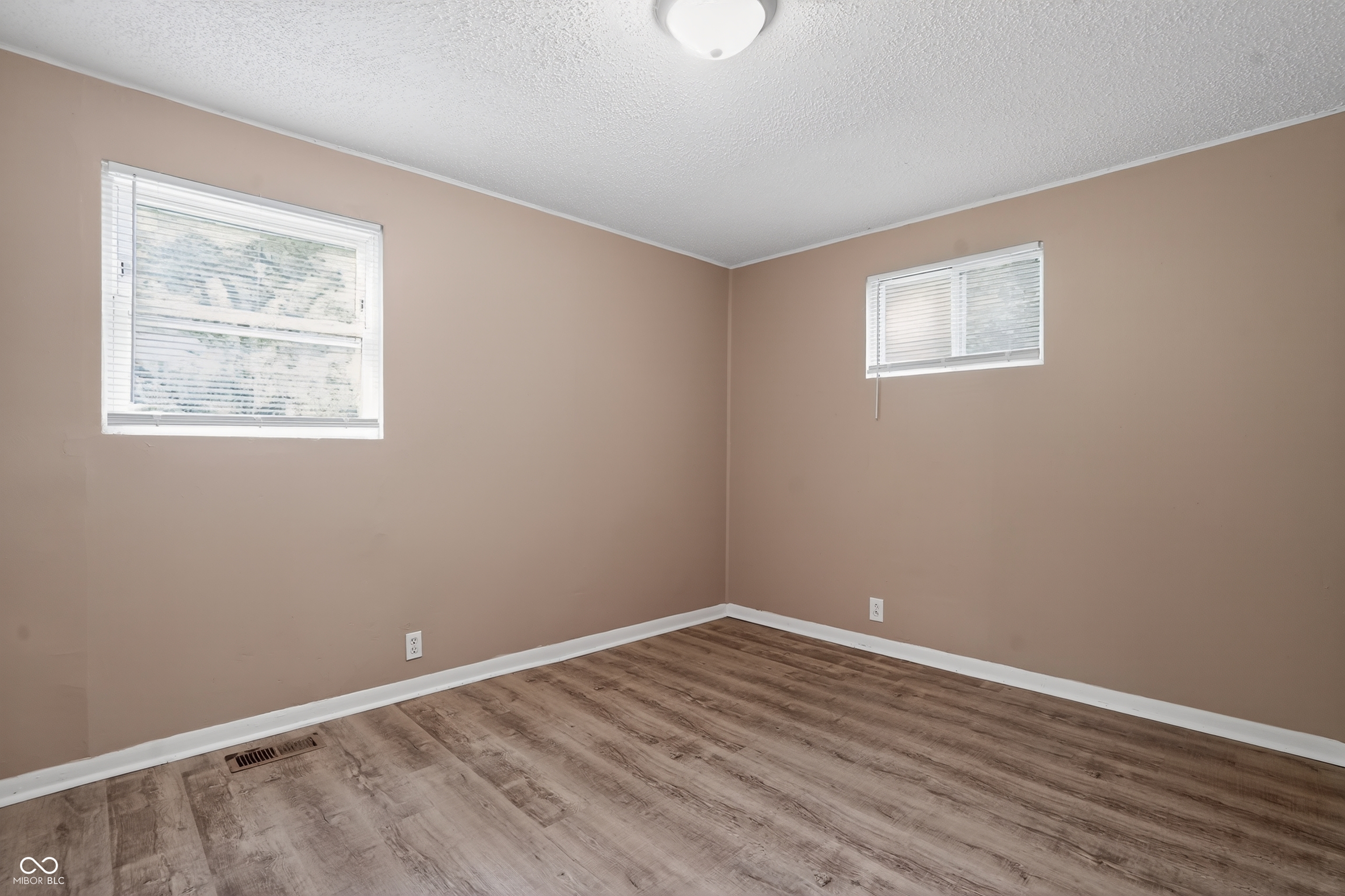 7402 E 46th Street, Indianapolis, IN, 46226 photo 4 of 16