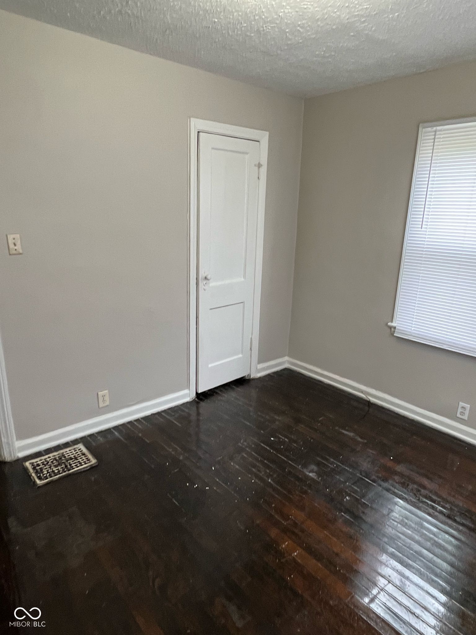 930 N Kealing Avenue, Indianapolis, IN, 46201 photo 4 of 8