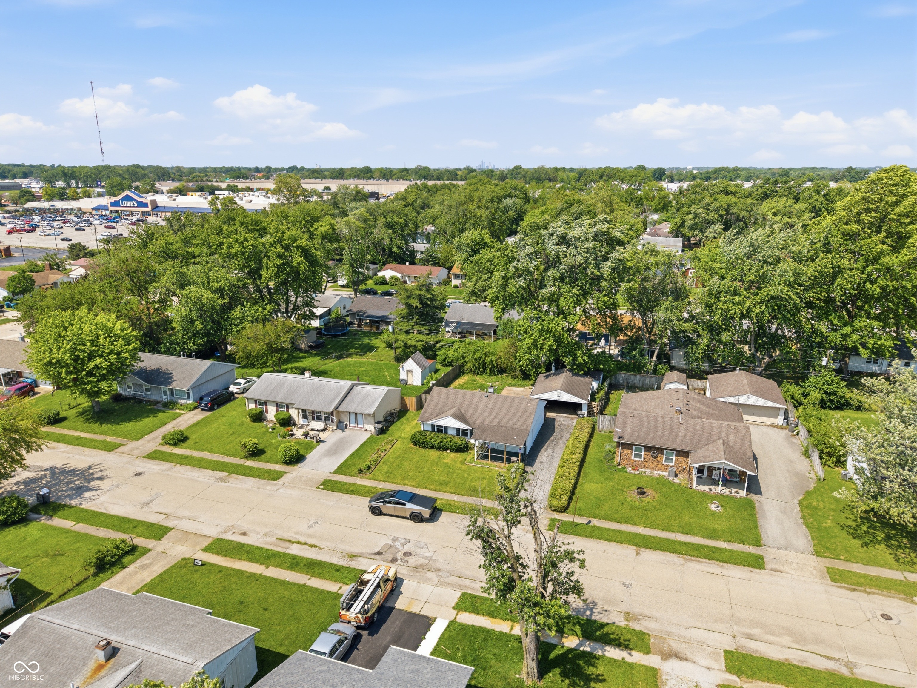 2532 N Boehning Street, Indianapolis, IN, 46219 photo 4 of 30