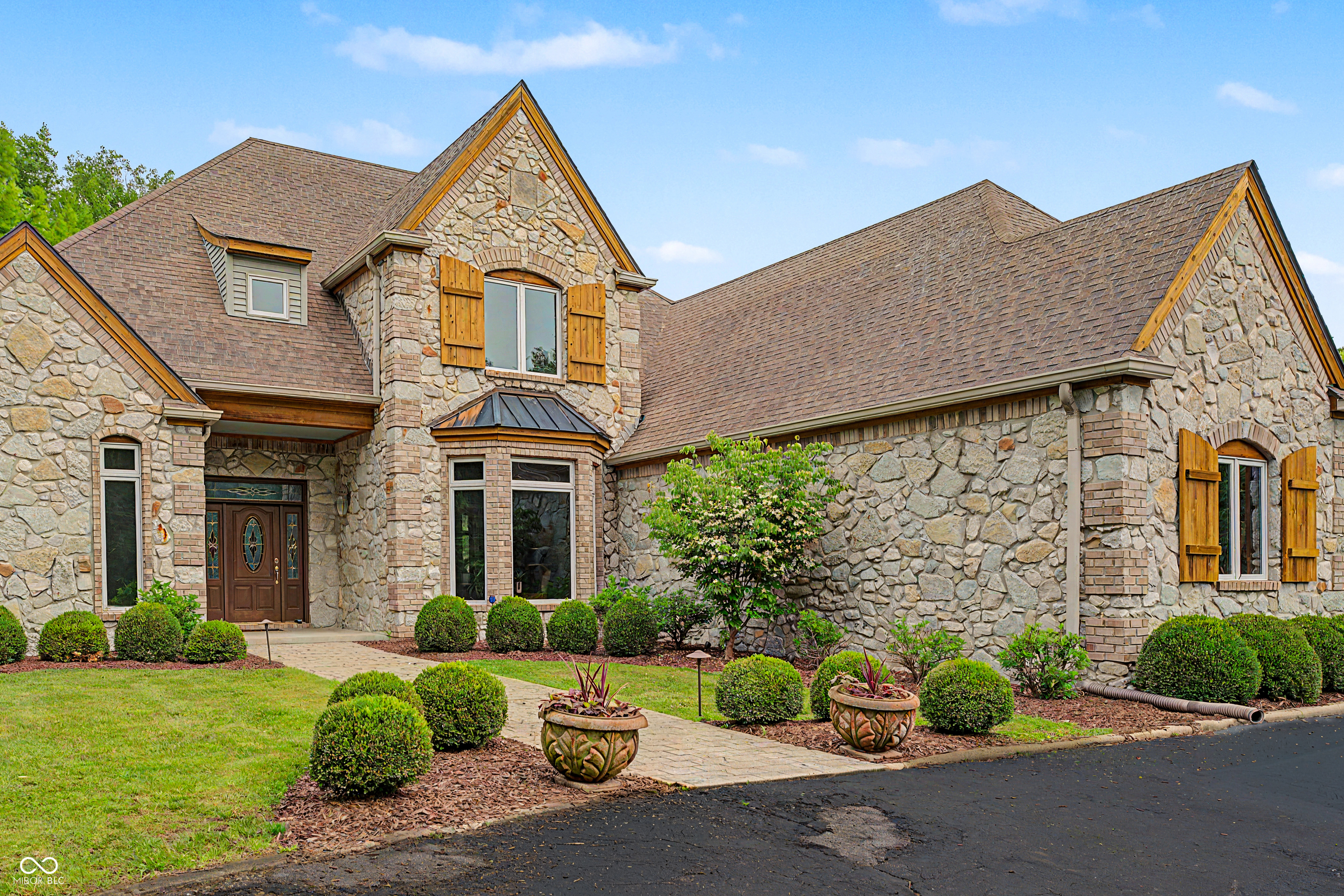 12980 W Mount Healthy Road, Columbus, IN, 47201 photo 4 of 123