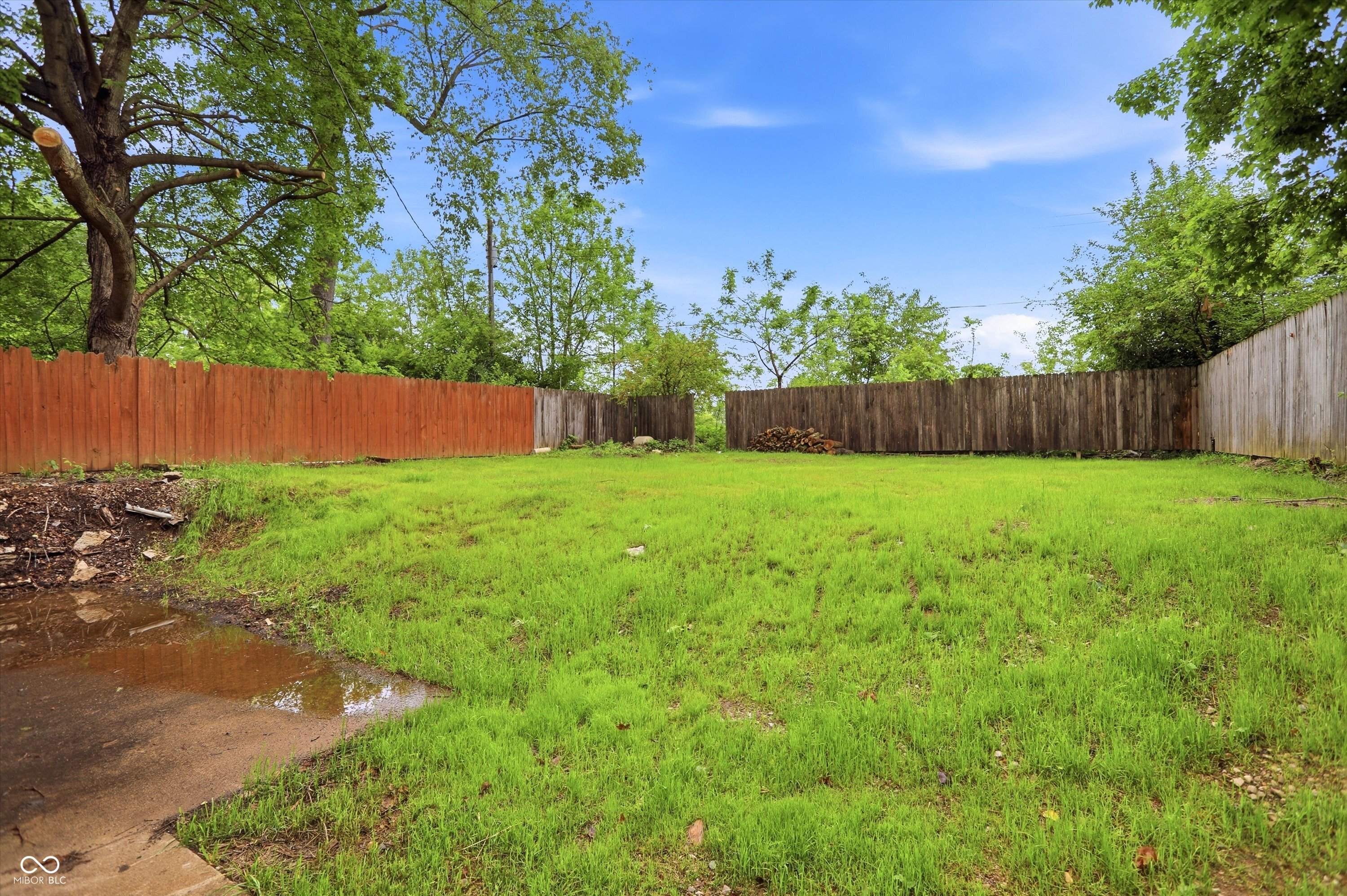826 Yorkshire Road, Anderson, IN, 46012 photo 4 of 38