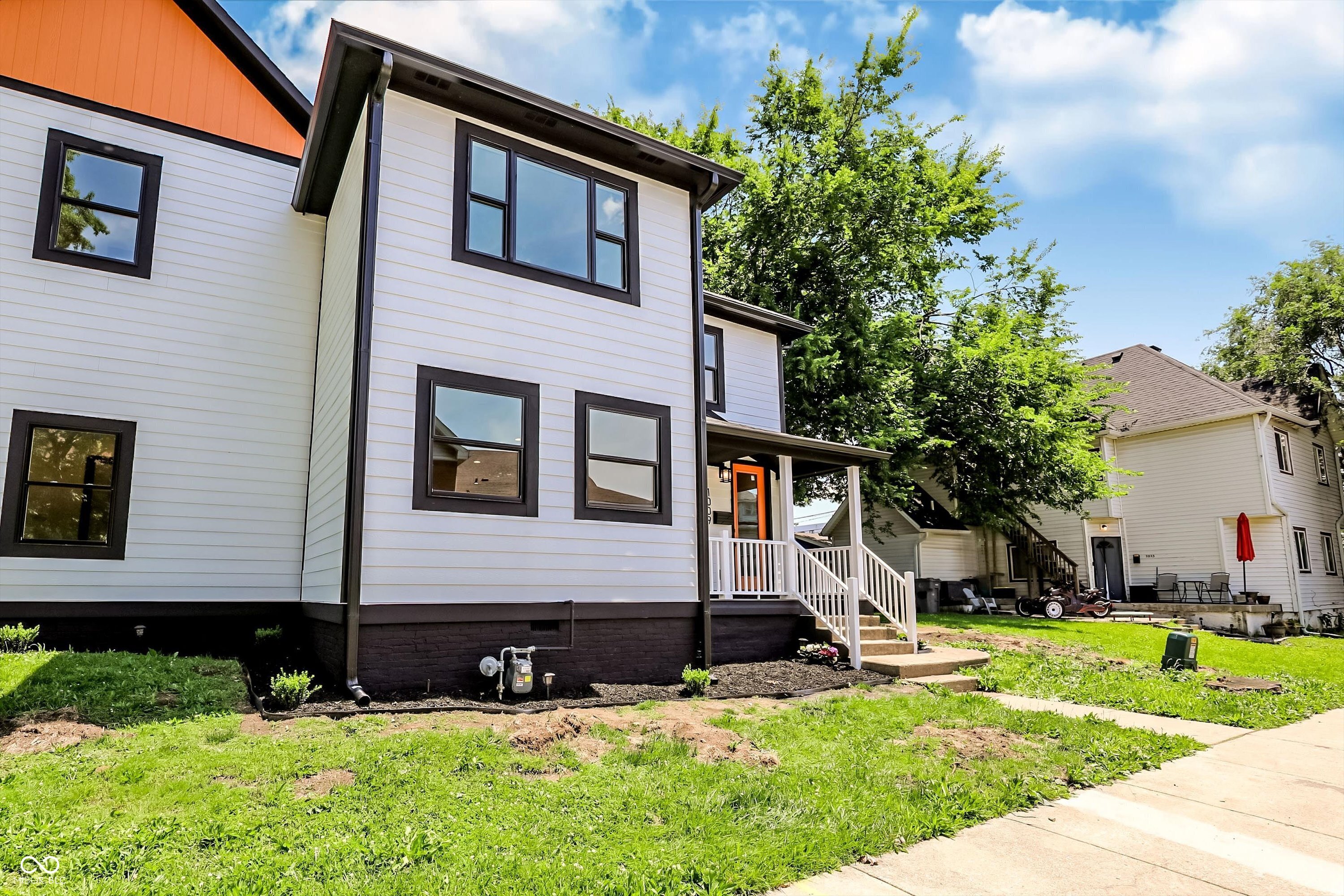 1009 Laurel Street, Indianapolis, IN, 46203 photo 4 of 46