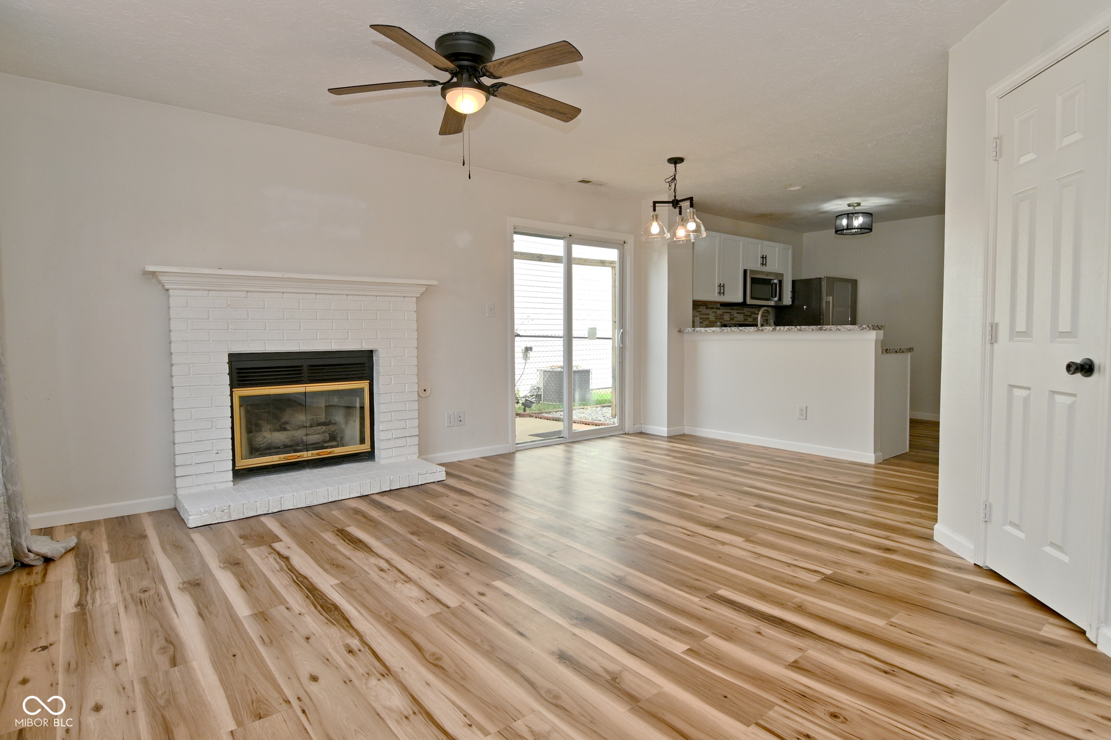 347 Lake Ridge Lane, Greenwood, IN, 46142 photo 4 of 41