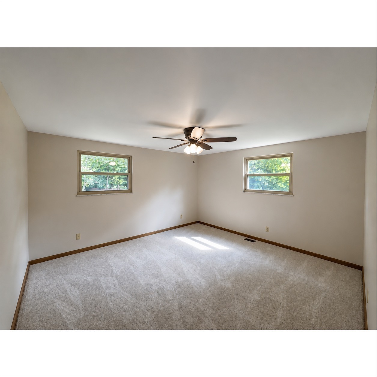 7855 Bluff Road, Indianapolis, IN, 46217 photo 4 of 20
