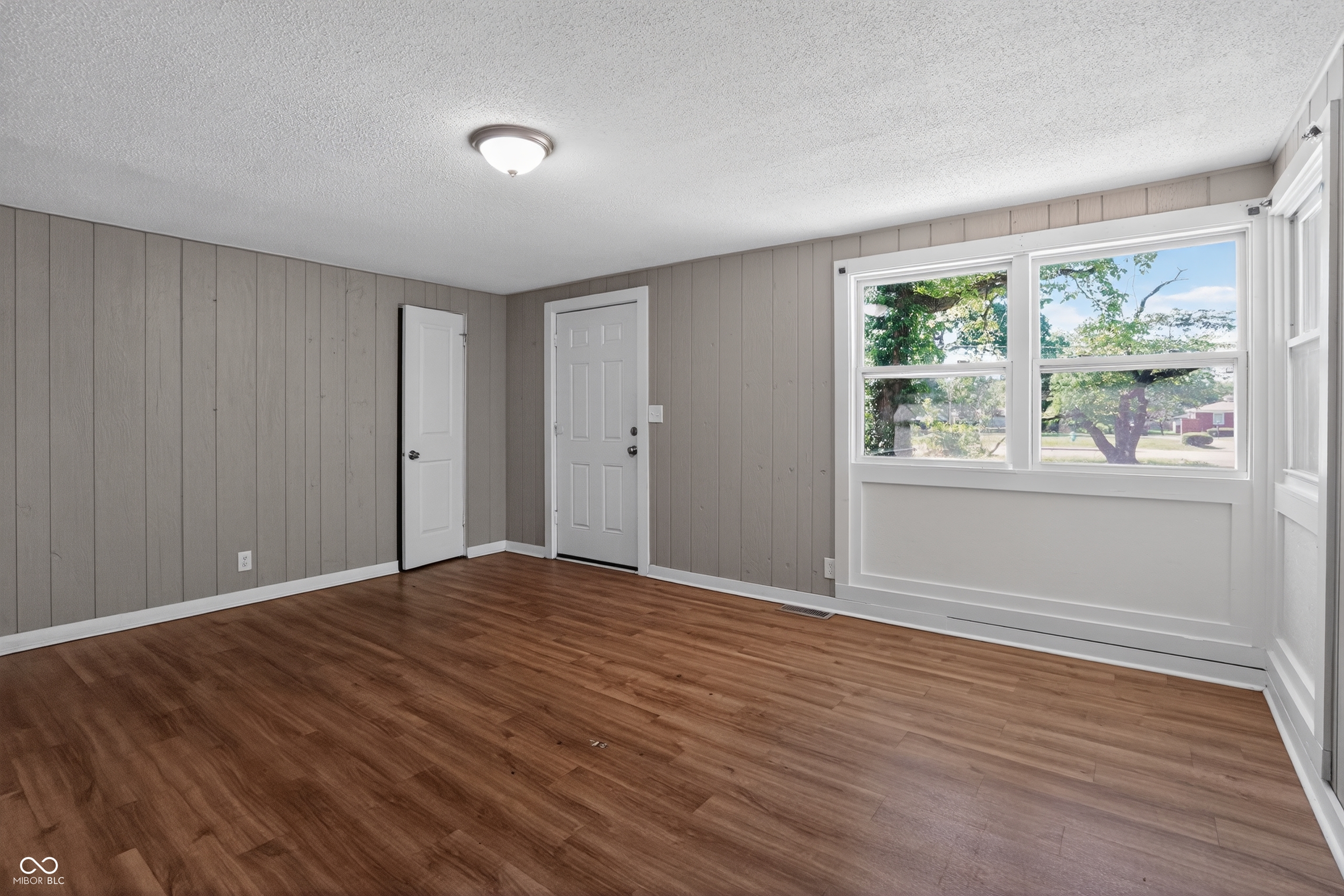 5884 E 42nd Street, Indianapolis, IN, 46226 photo 4 of 18