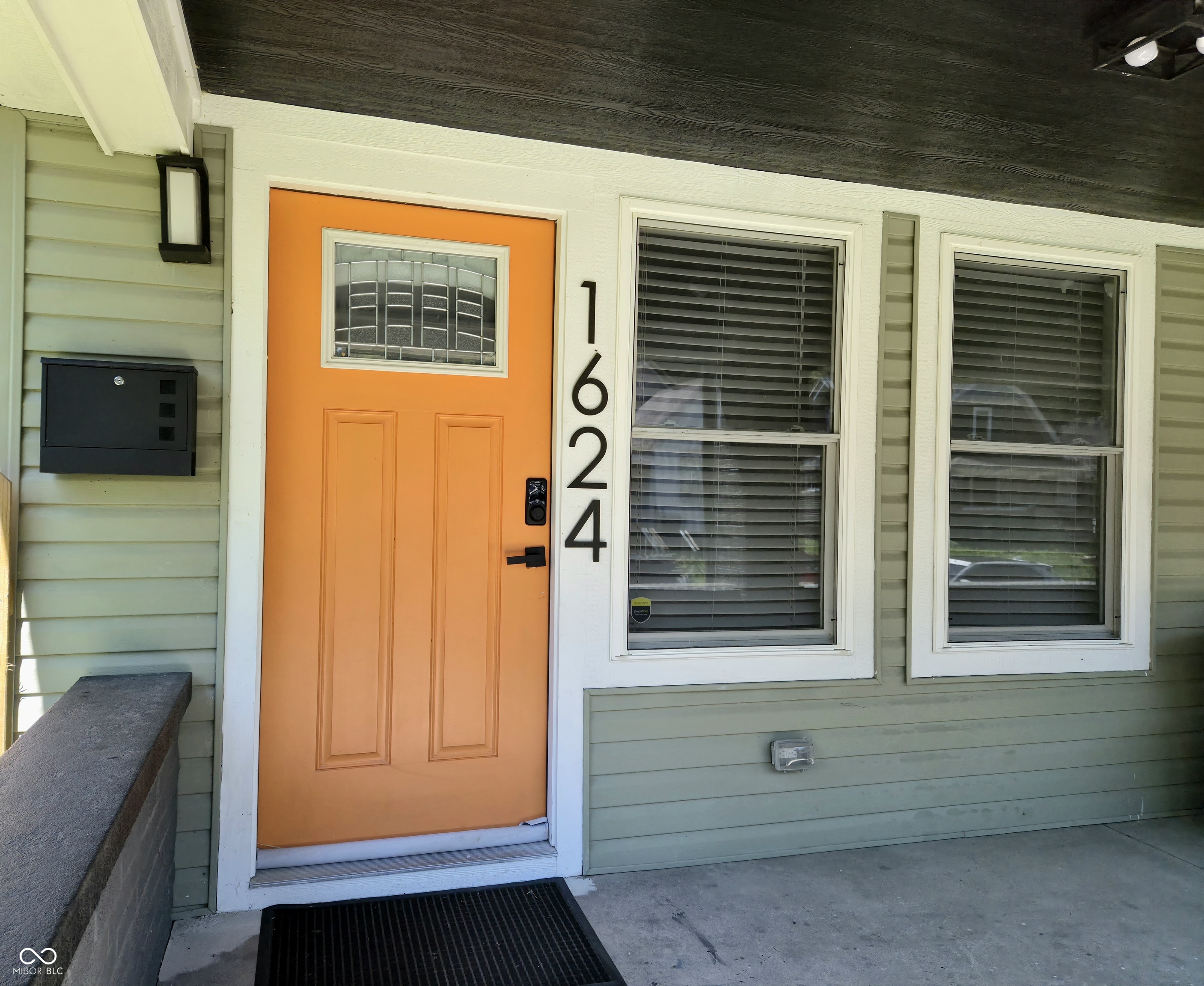 1624 N Tacoma Avenue, Indianapolis, IN, 46218 photo 4 of 34
