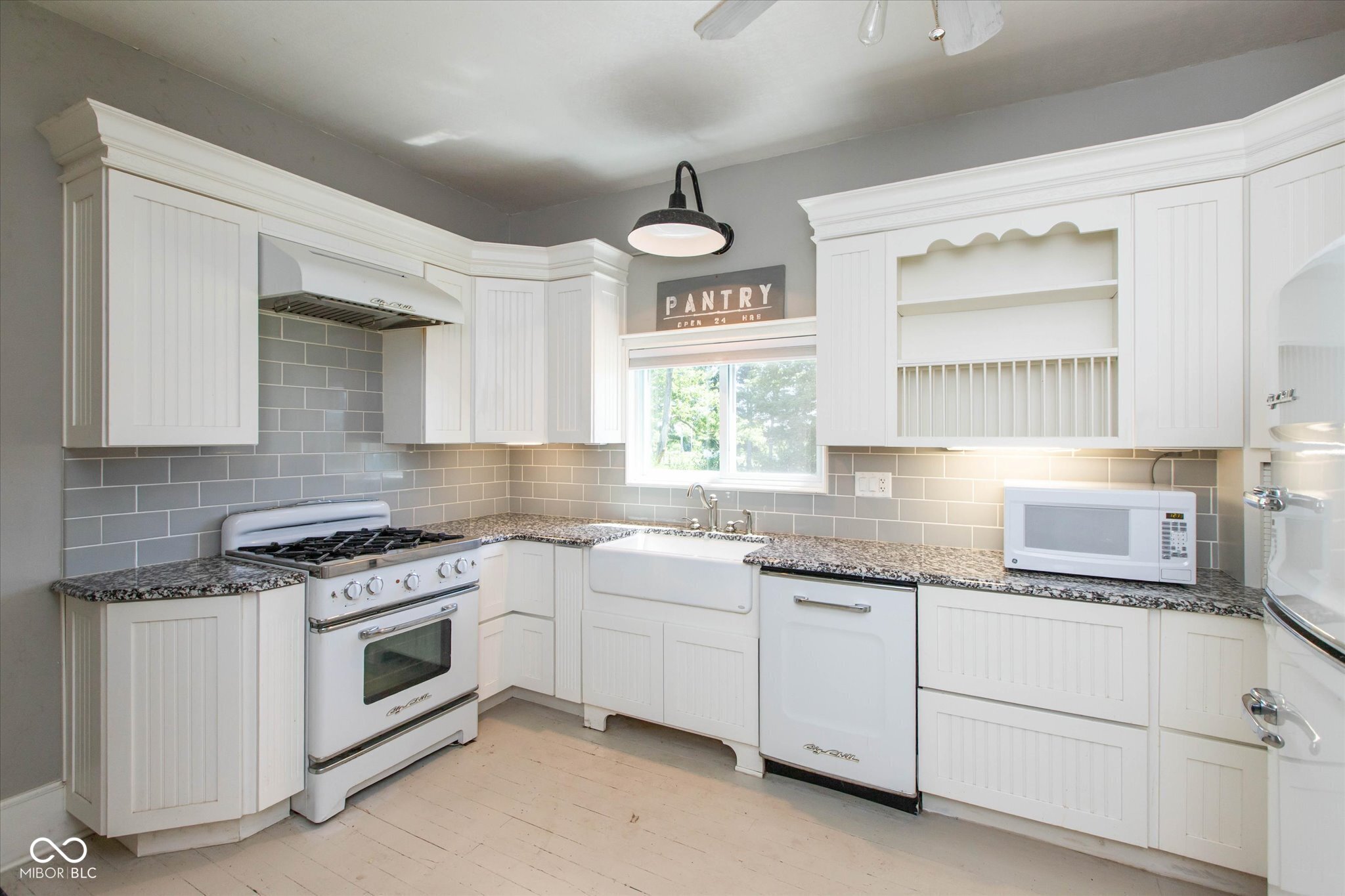 6862 Travis Road, Greenwood, IN, 46143 photo 4 of 24
