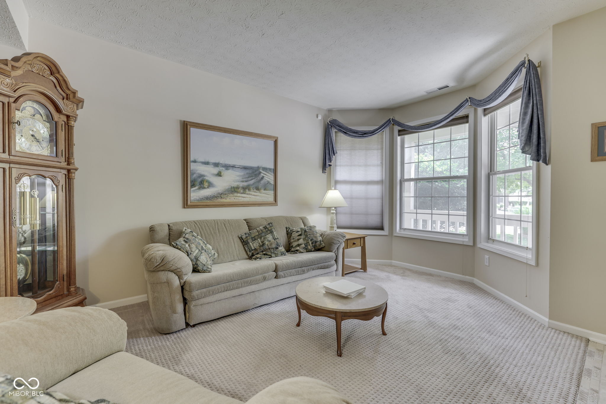 6814 Treyburn Circle, Indianapolis, IN, 46237 photo 4 of 63