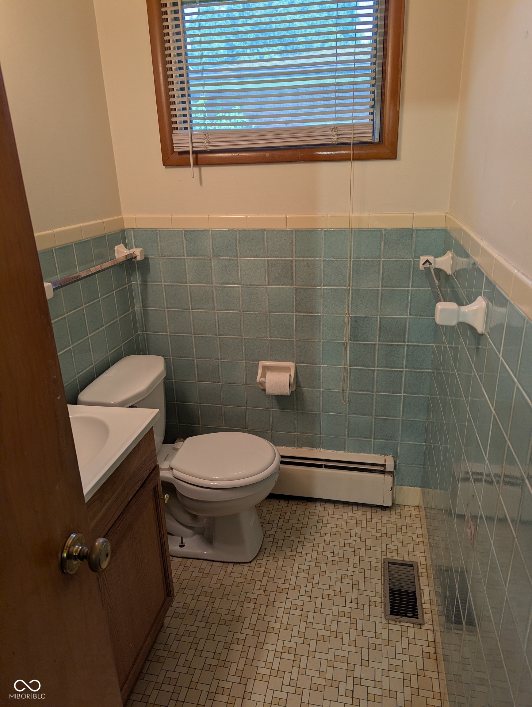 5910 Crooked Creek Drive, Indianapolis, IN, 46228 photo 4 of 11