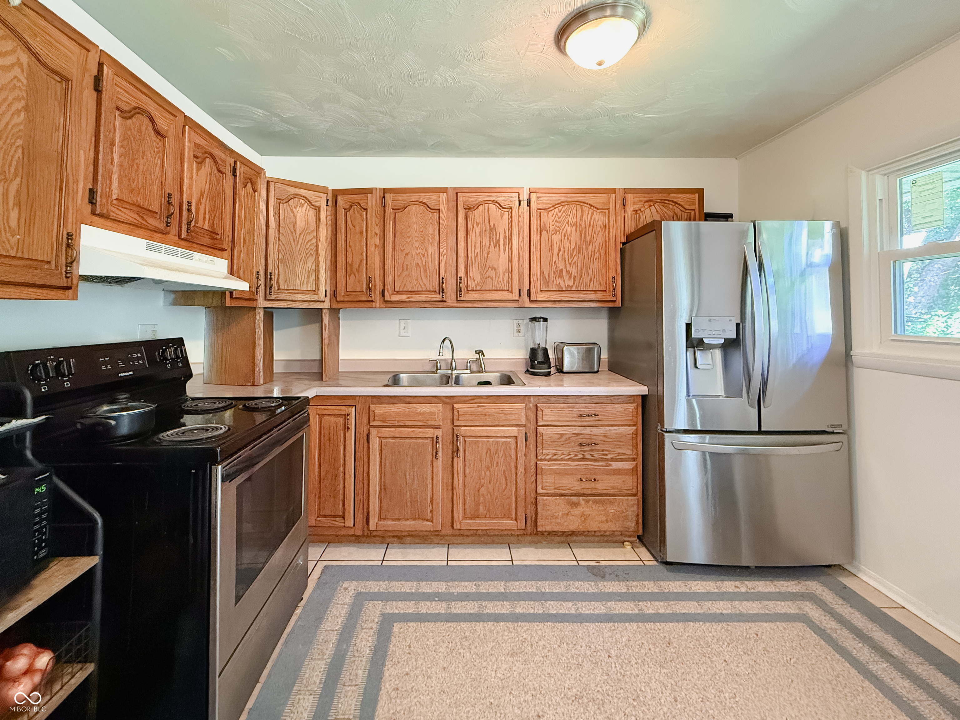 4107 Eisenhower Drive, Indianapolis, IN, 46254 photo 4 of 21