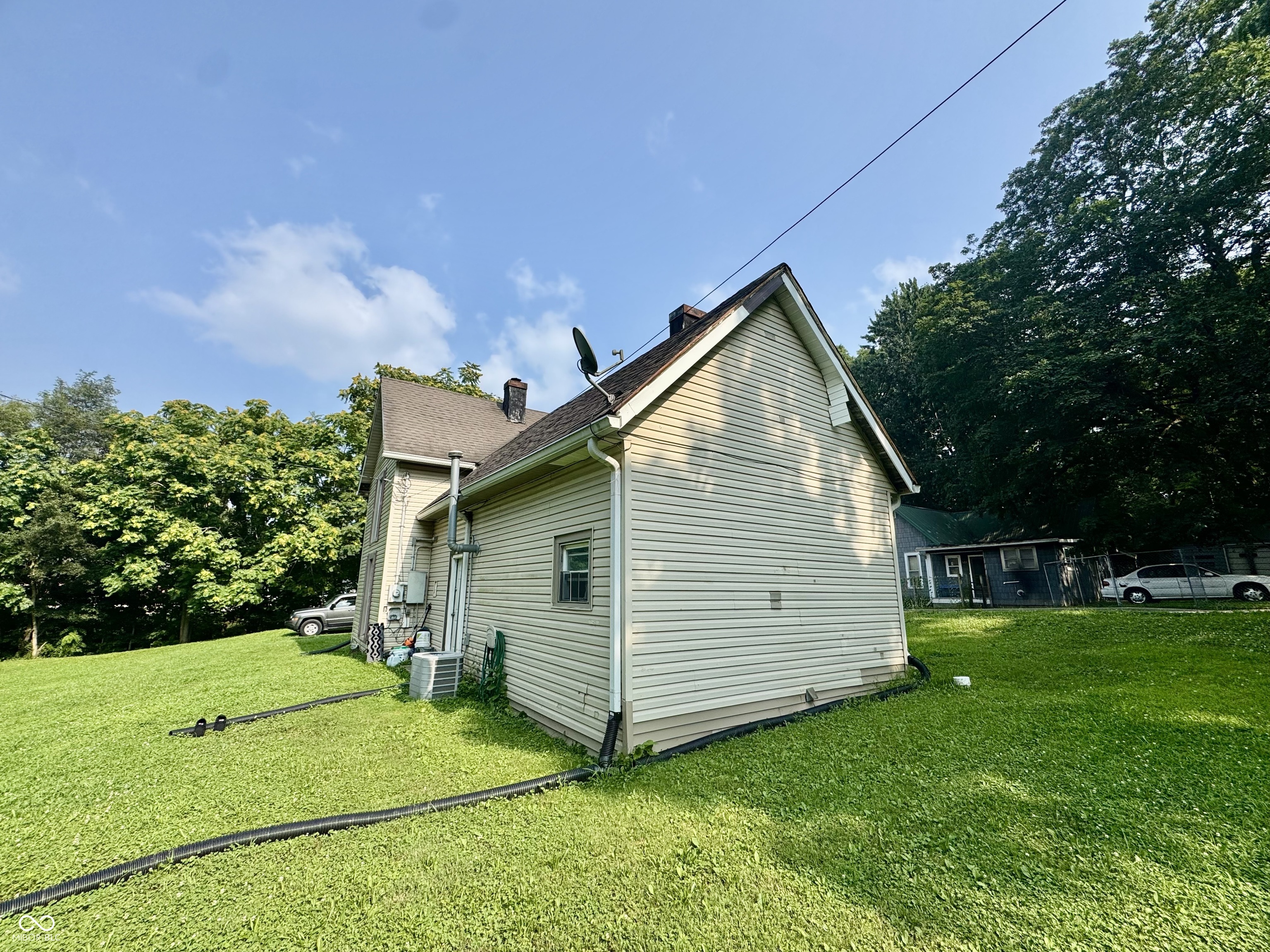 810 E Elmore Street, Crawfordsville, IN, 47933 photo 4 of 9