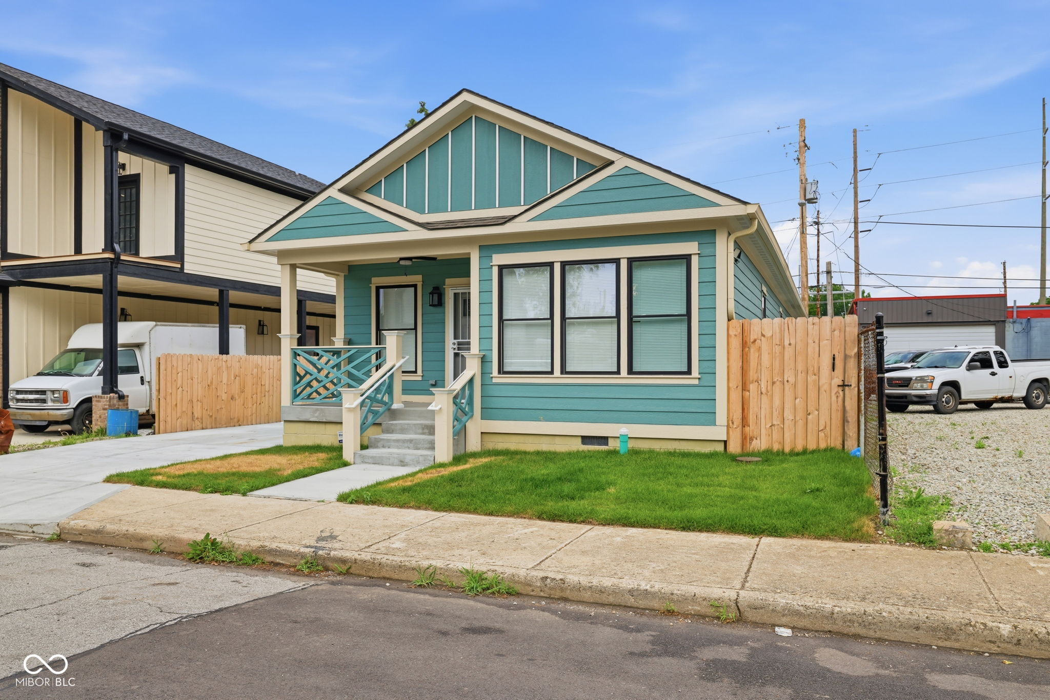 2402 E Brookside Avenue, Indianapolis, IN, 46218 photo 4 of 35