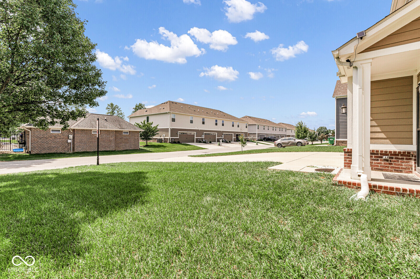 7235 Wilshire Way, Avon, IN, 46123 photo 4 of 50