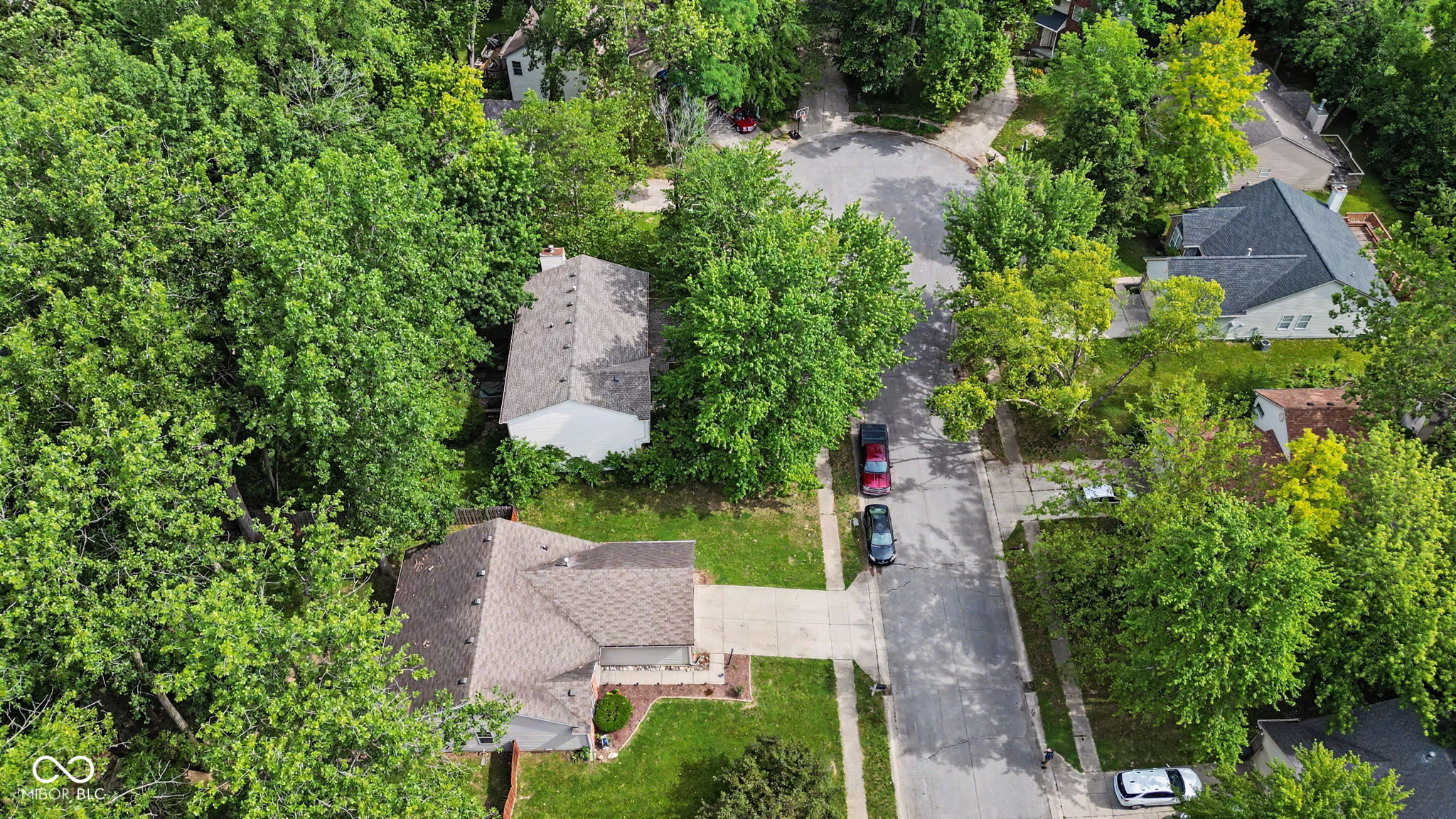 7244 Bradford Woods Way, Indianapolis, IN, 46268 photo 4 of 24