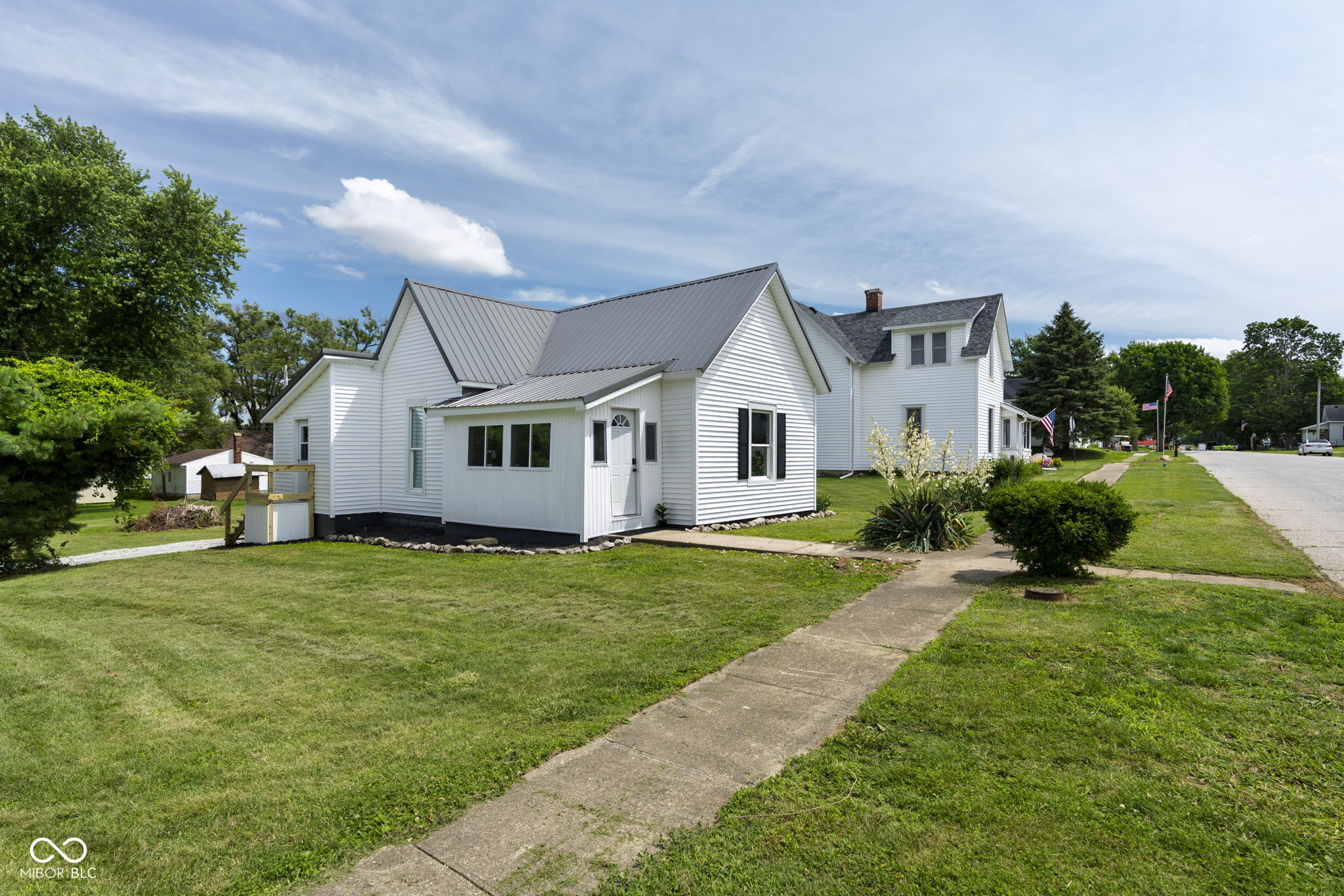 305 S Madison Street, Darlington, IN, 47940 photo 4 of 33