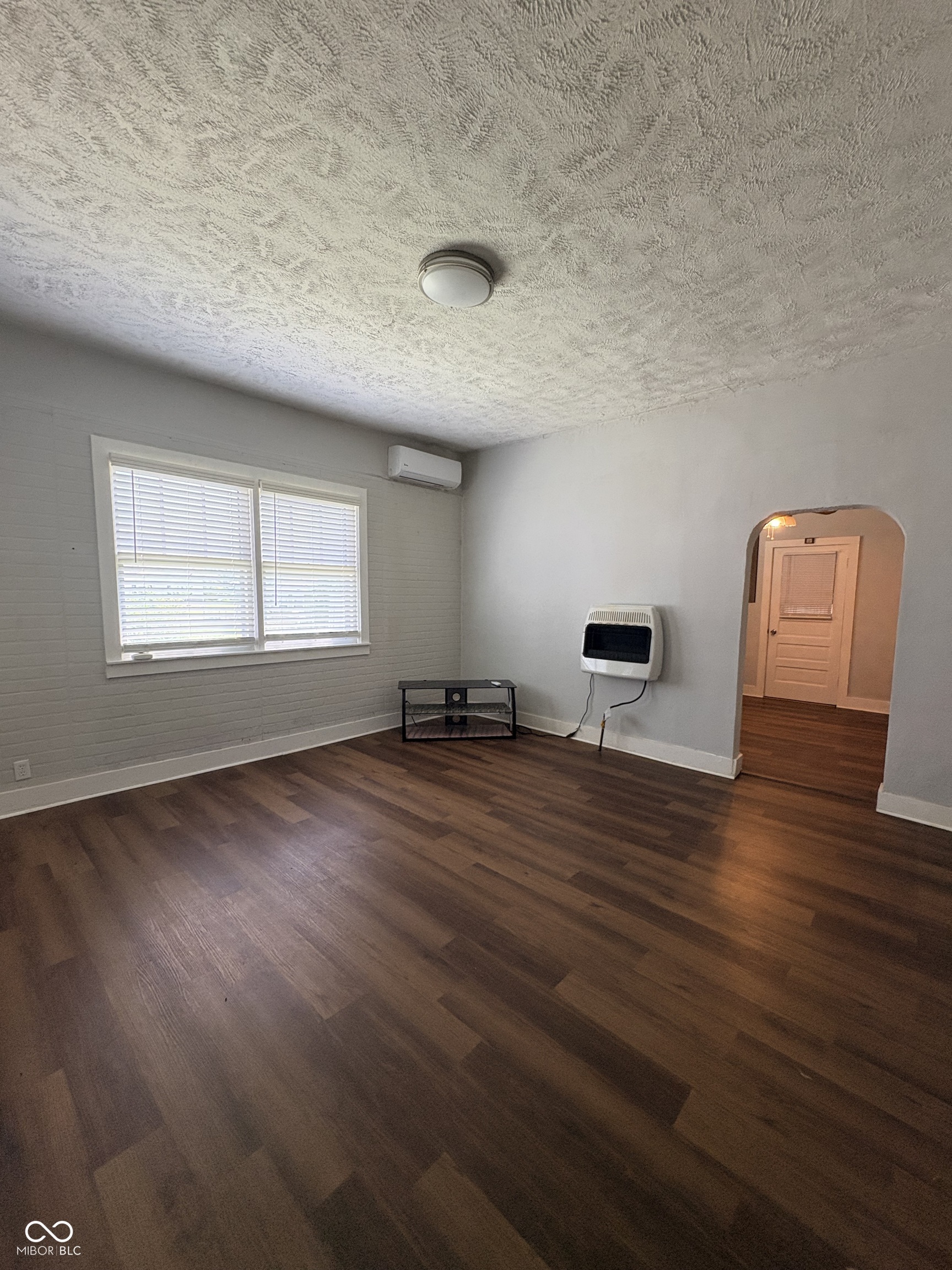 214 S 10th Street, Elwood, IN, 46036 photo 4 of 12
