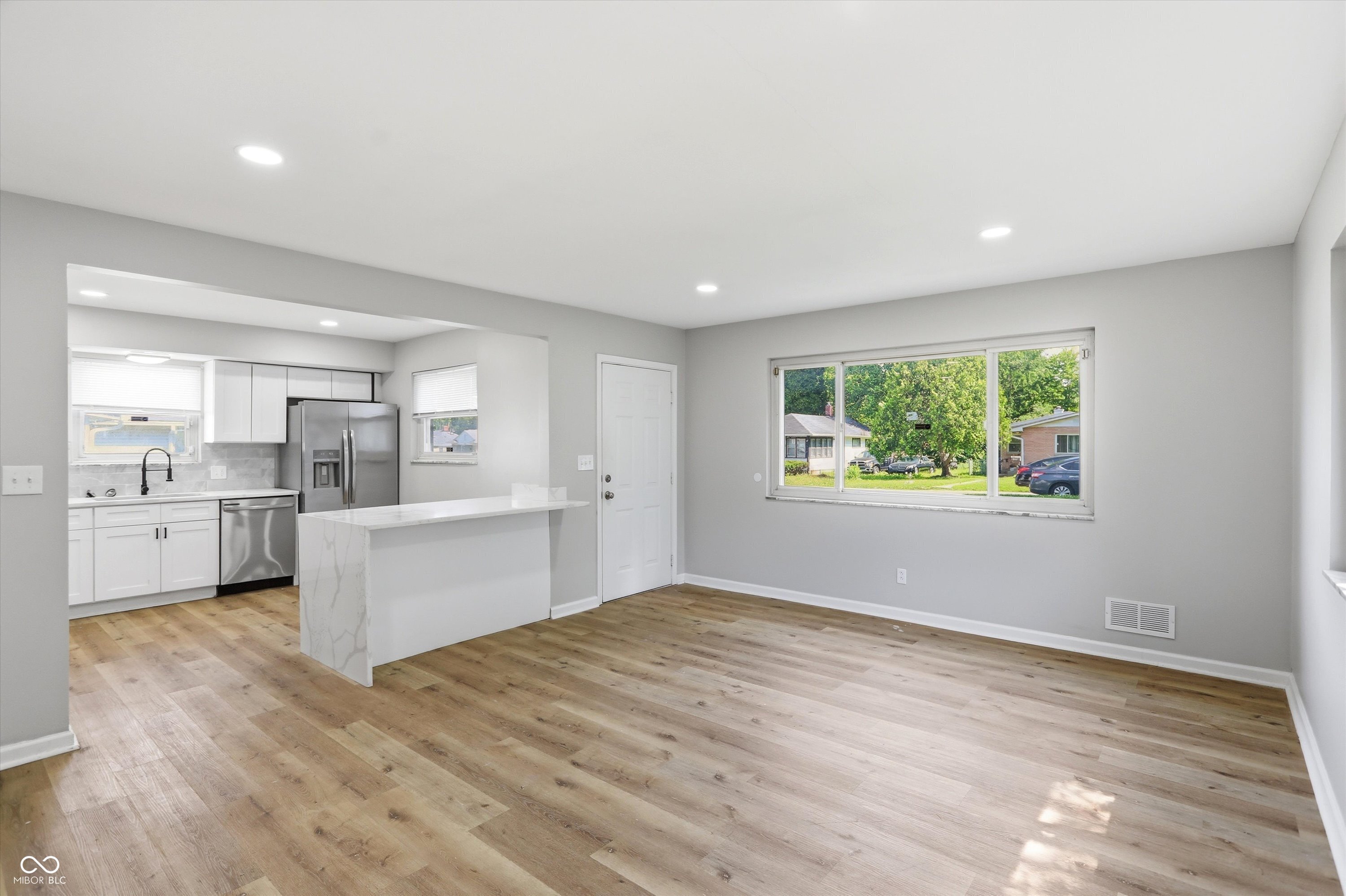 1154 W 37th Street, Indianapolis, IN, 46208 photo 4 of 41