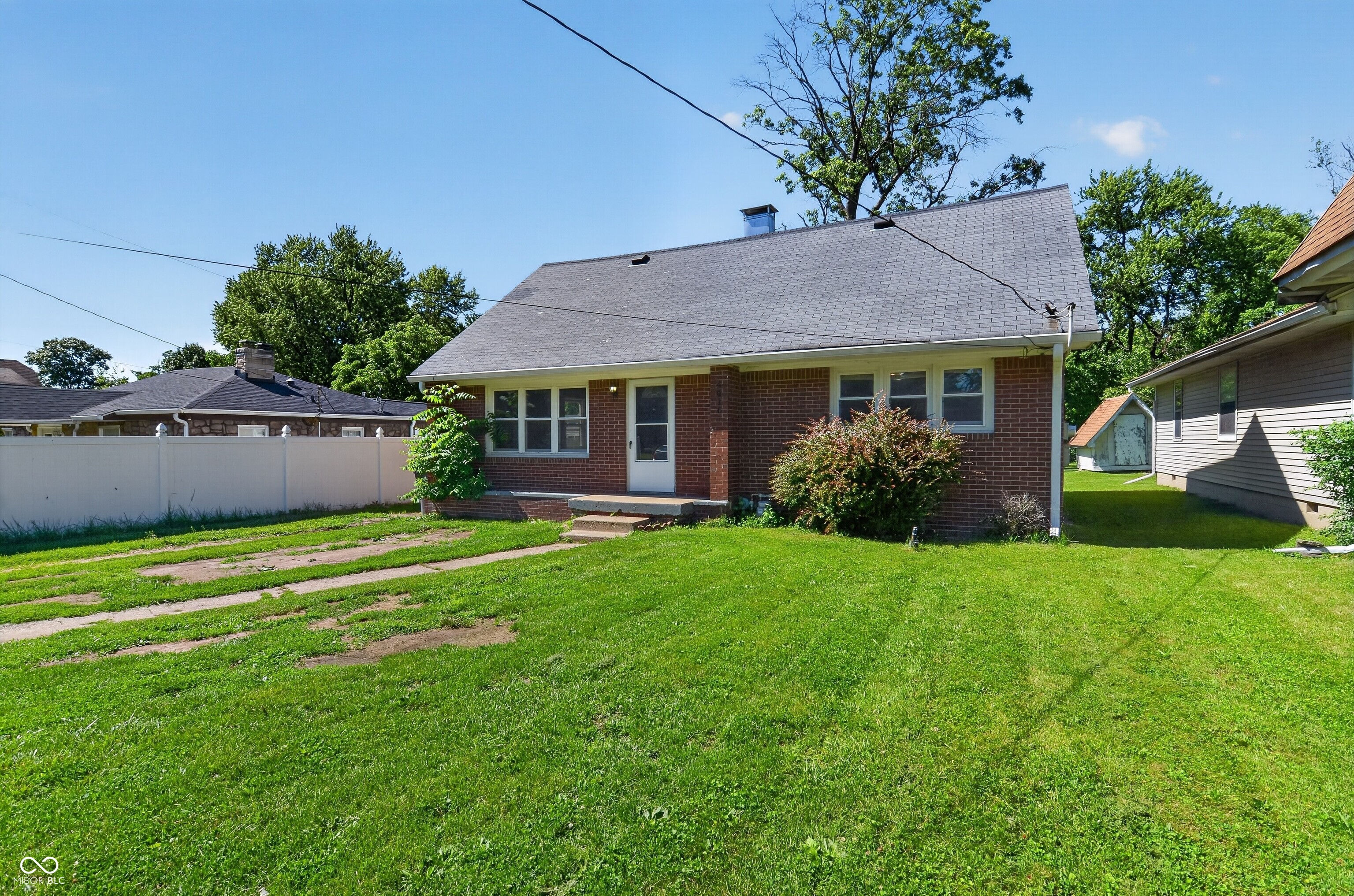 4916 E 39th Street, Indianapolis, IN, 46226 photo 4 of 37