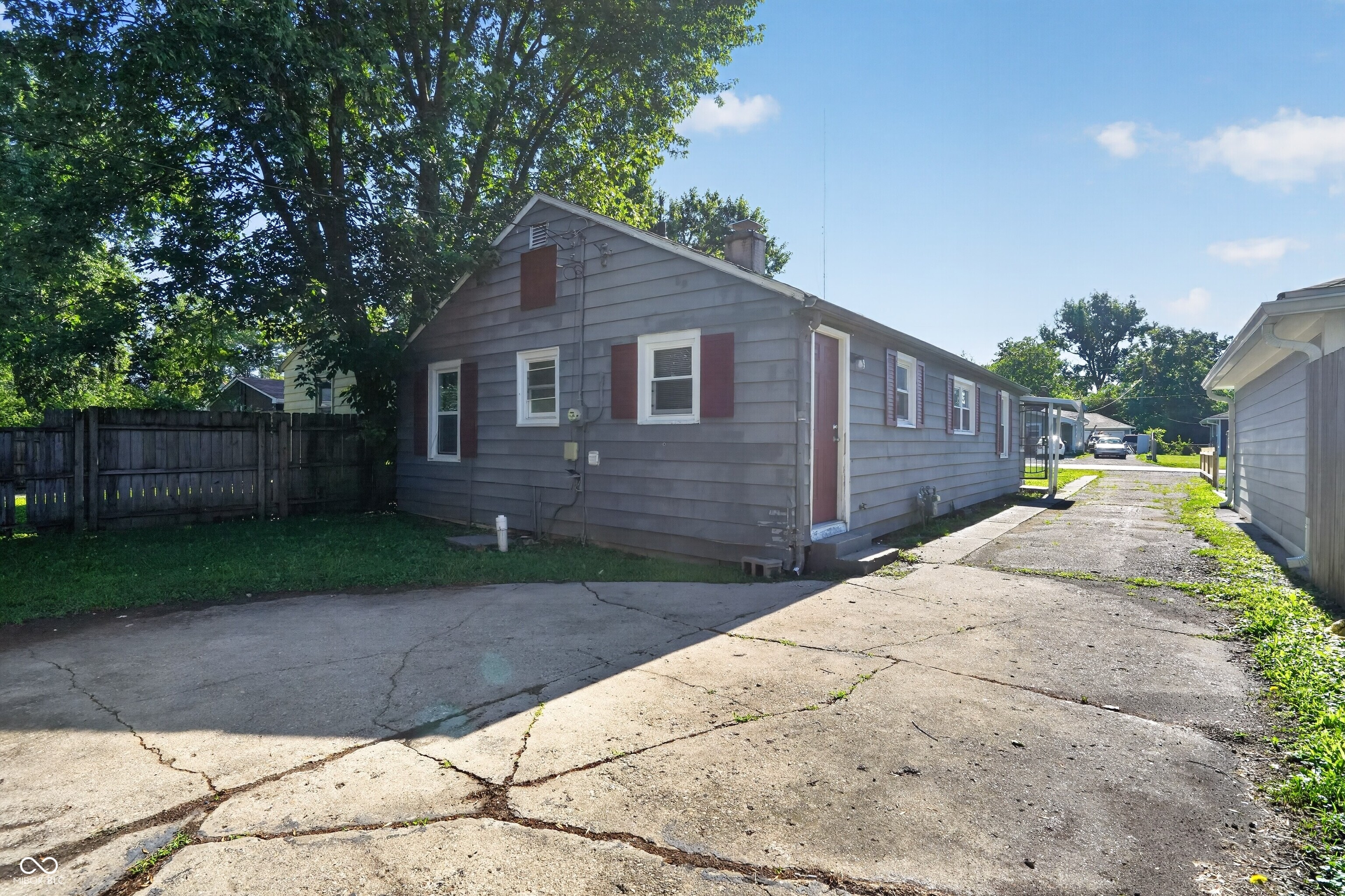 2230 N Butler Avenue, Indianapolis, IN, 46218 photo 4 of 32