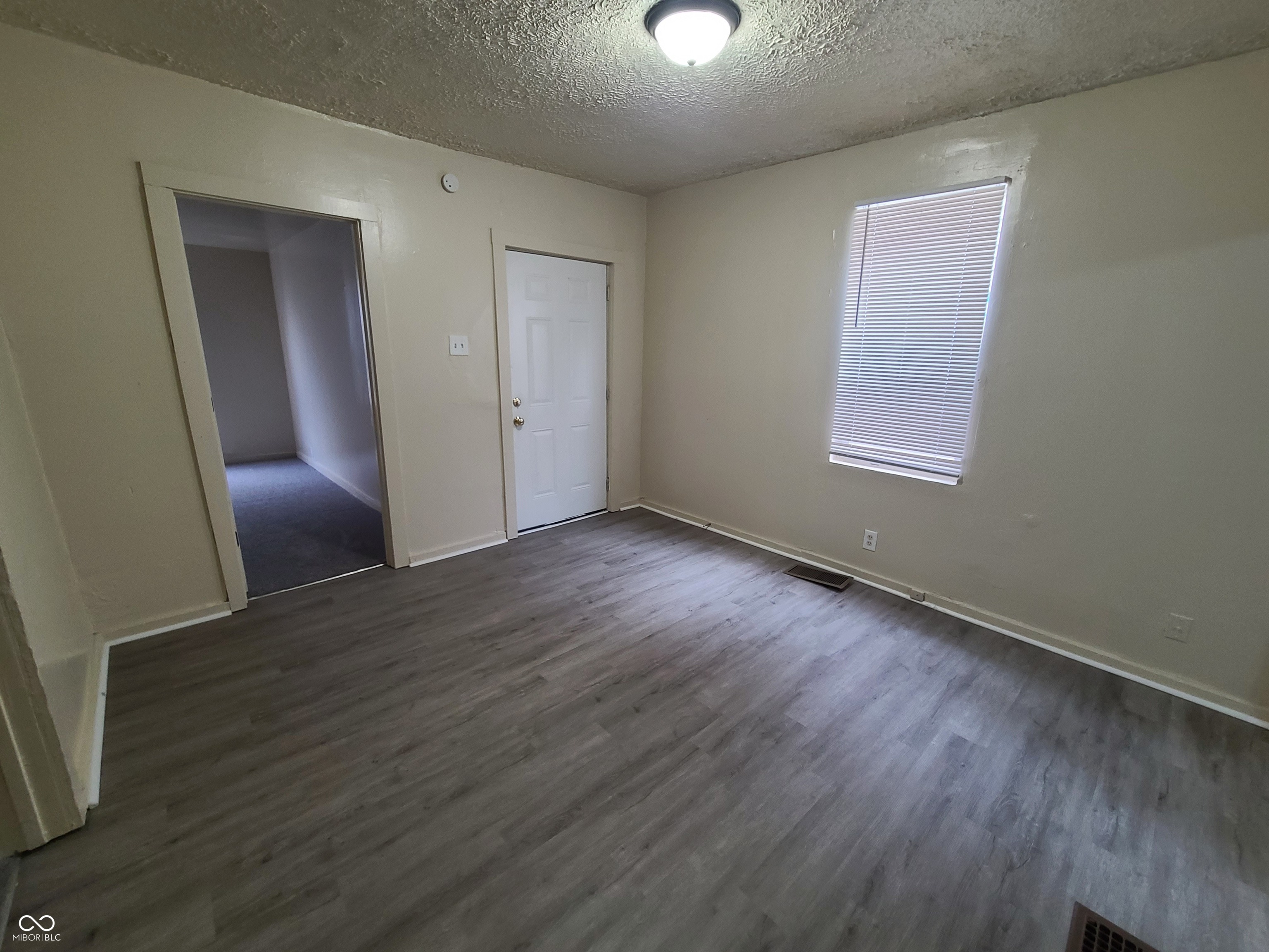 945 W Roache Street, Indianapolis, IN, 46208 photo 4 of 22