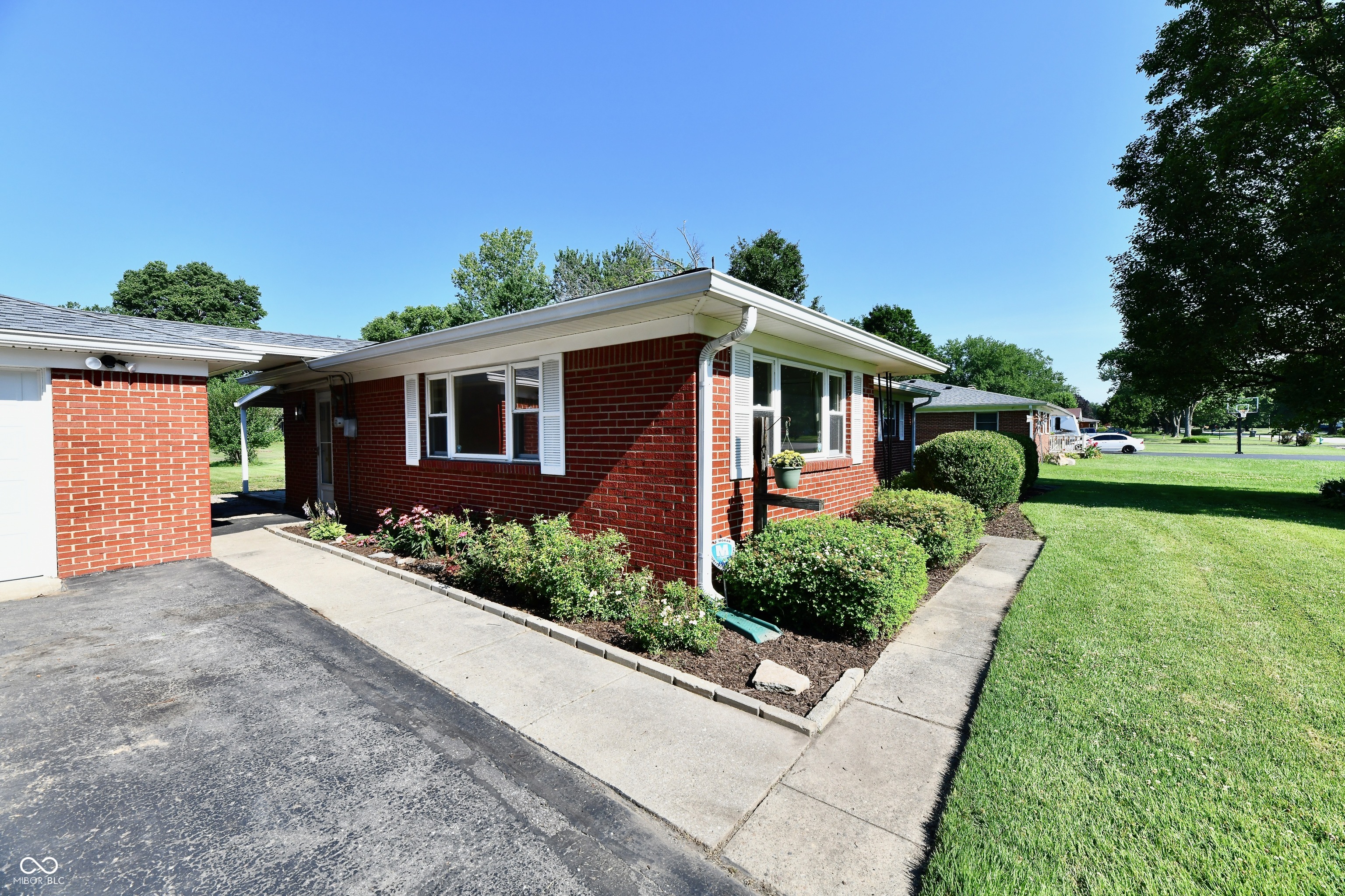 4928 Oaknoll Drive, Indianapolis, IN, 46221 photo 4 of 27