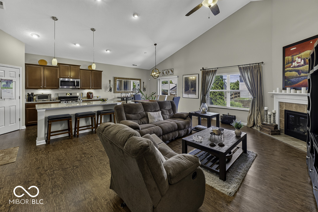 1242 Northcraft Court, Franklin, IN, 46131 photo 4 of 27
