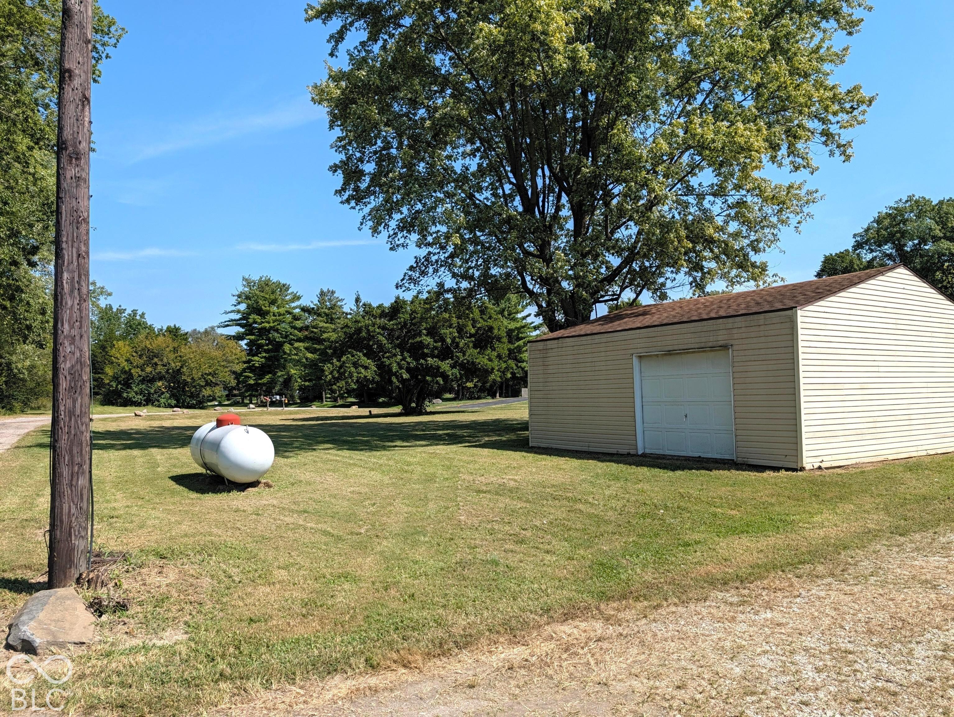 8611 N 700 W, Fountaintown, IN, 46130 photo 4 of 20