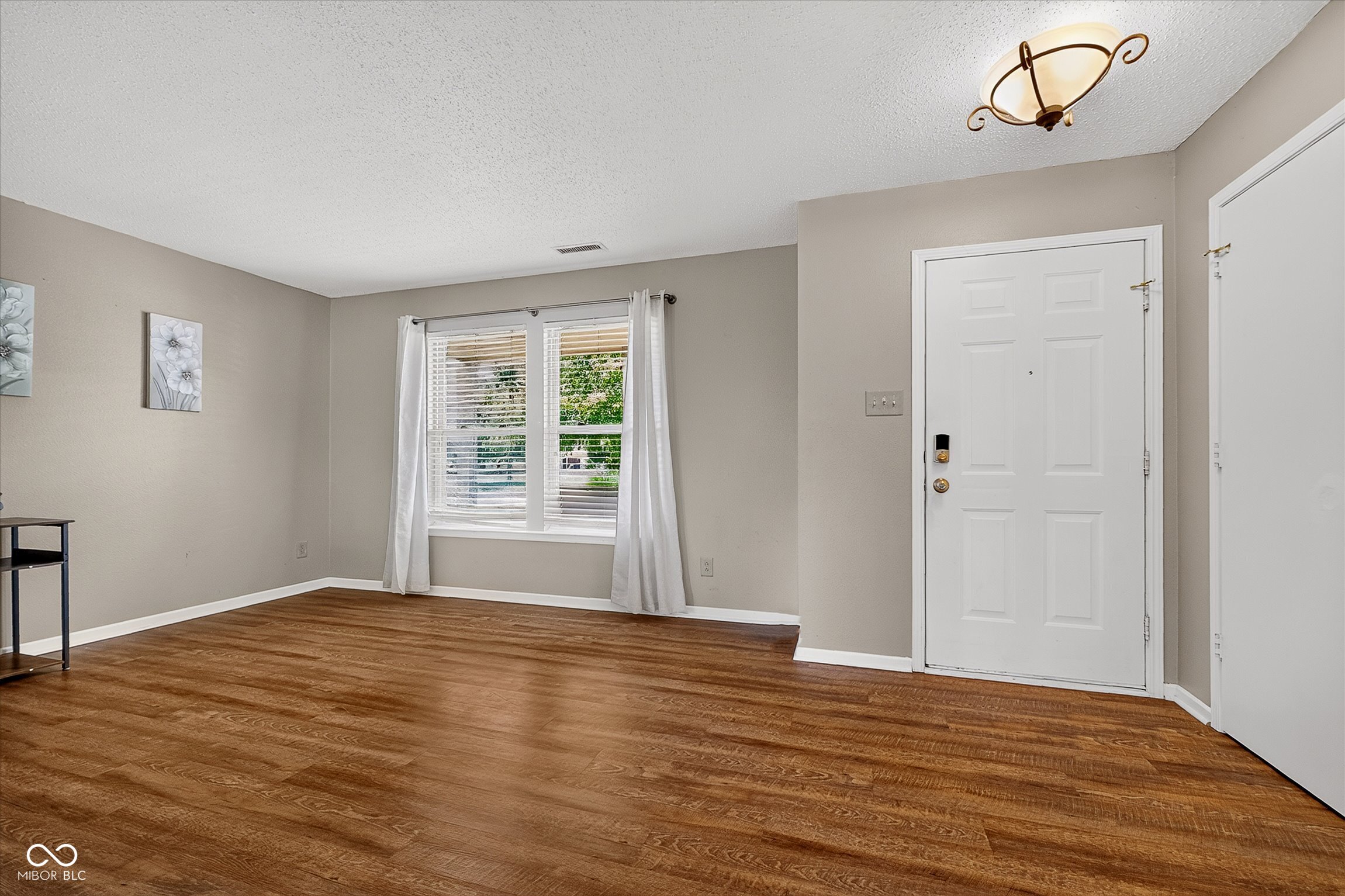 8422 Weathervane Court, Indianapolis, IN, 46239 photo 4 of 43