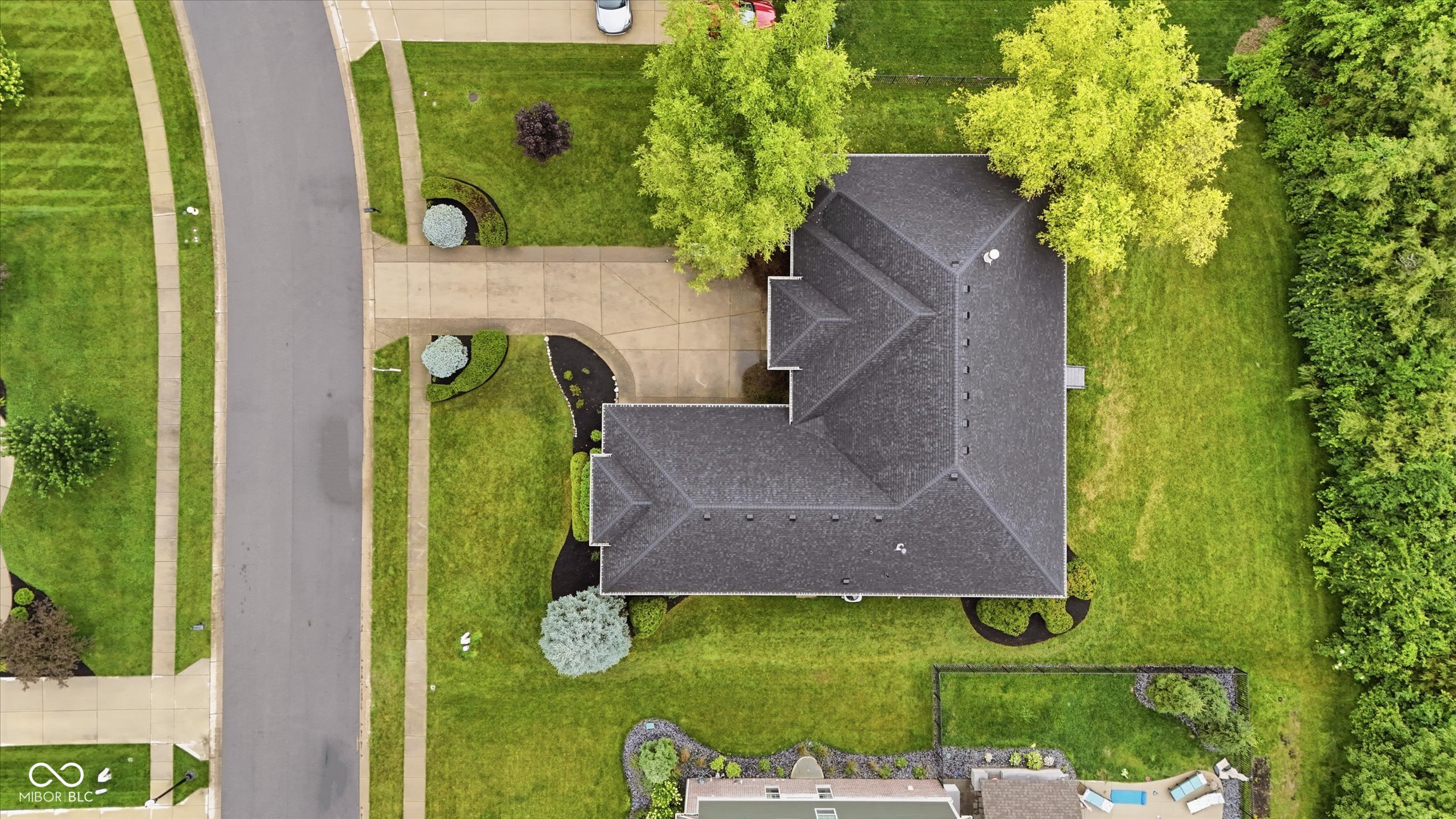 5913 Chartwell Drive, Bargersville, IN, 46106 photo 4 of 53