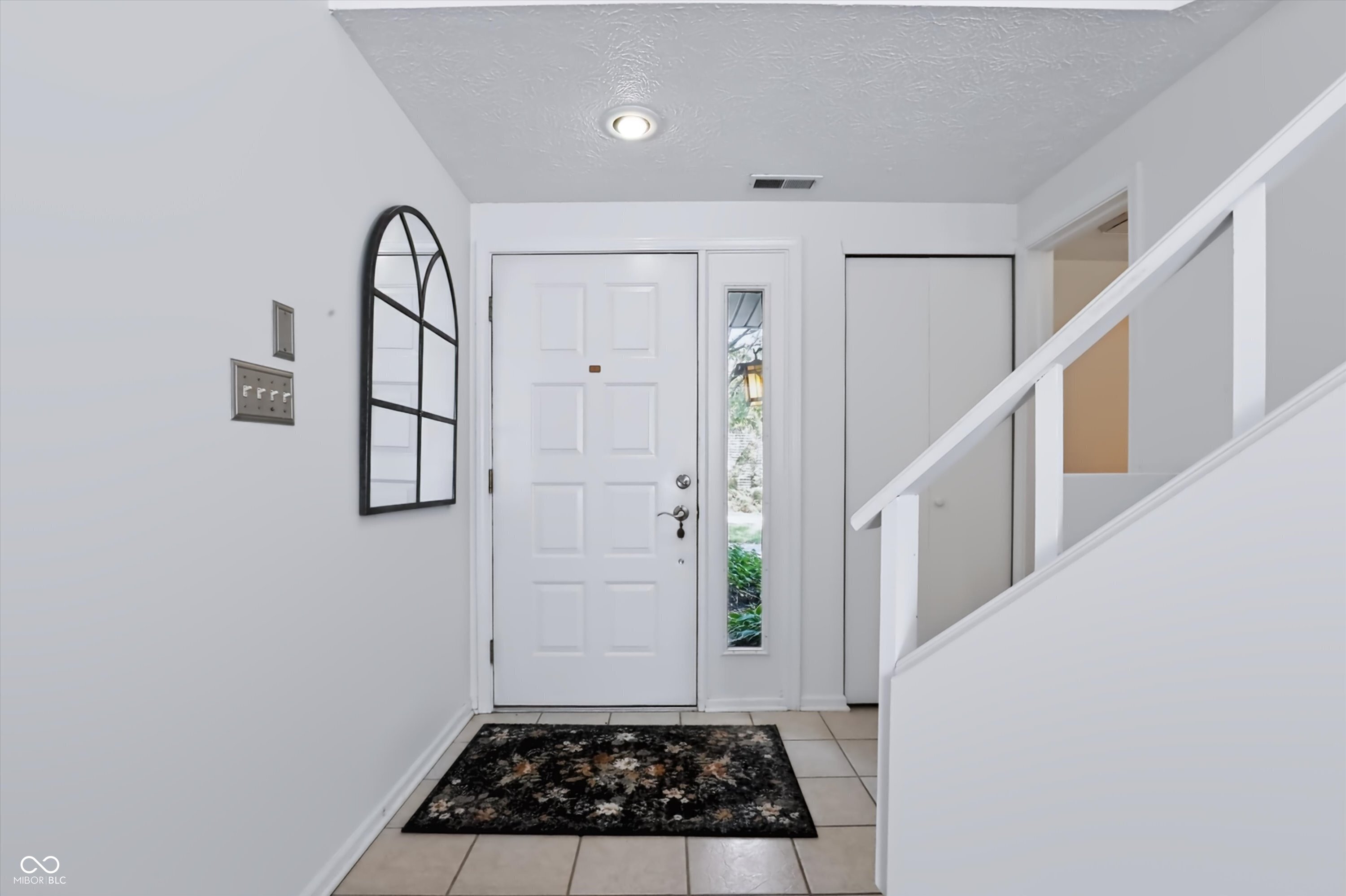 7725 Harbour Isle, Indianapolis, IN, 46240 photo 4 of 34