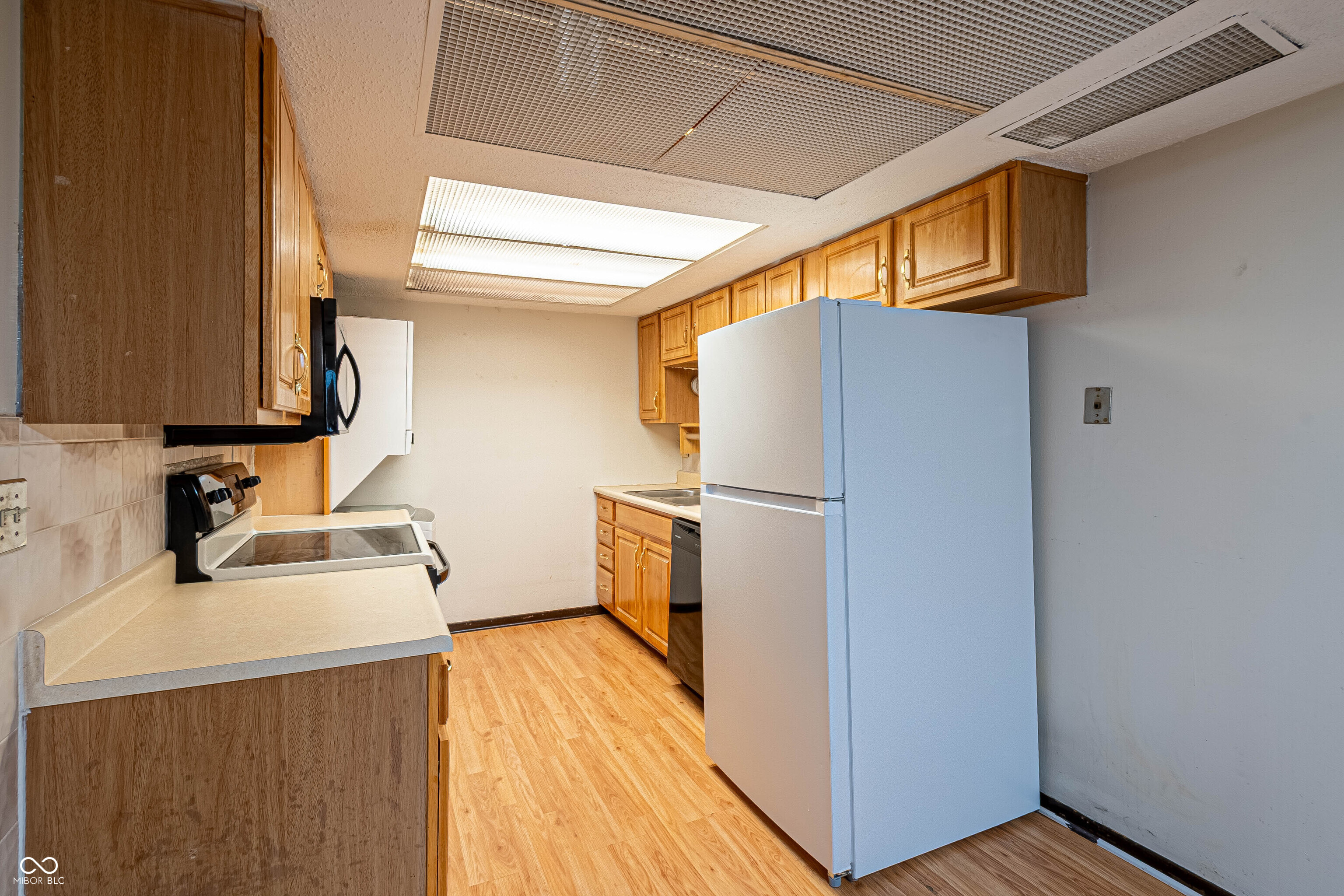 8342 Paso Del Norte Court, Indianapolis, IN, 46227 photo 4 of 22