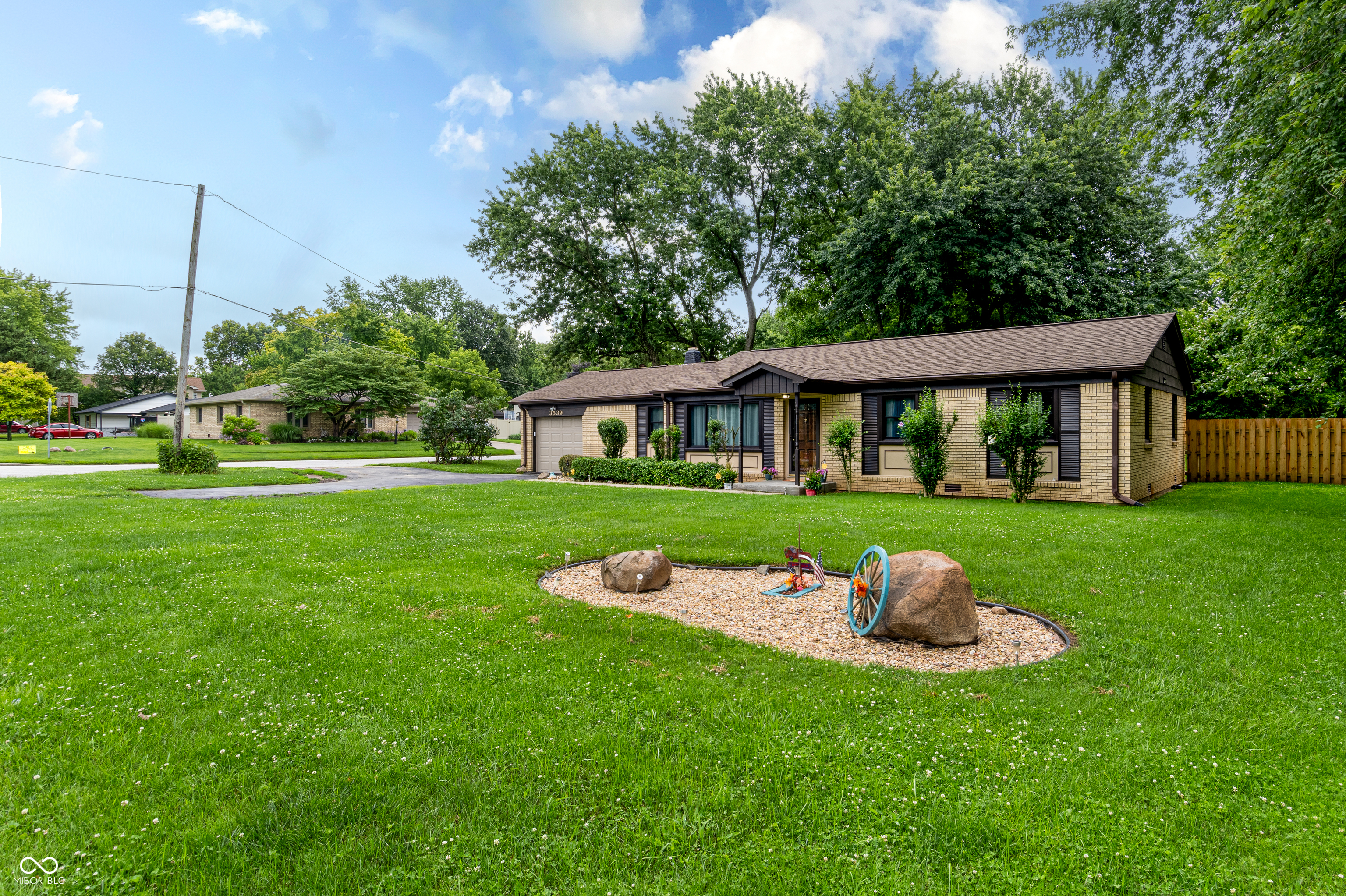 3539 E Southport Road, Indianapolis, IN, 46227 photo 4 of 29