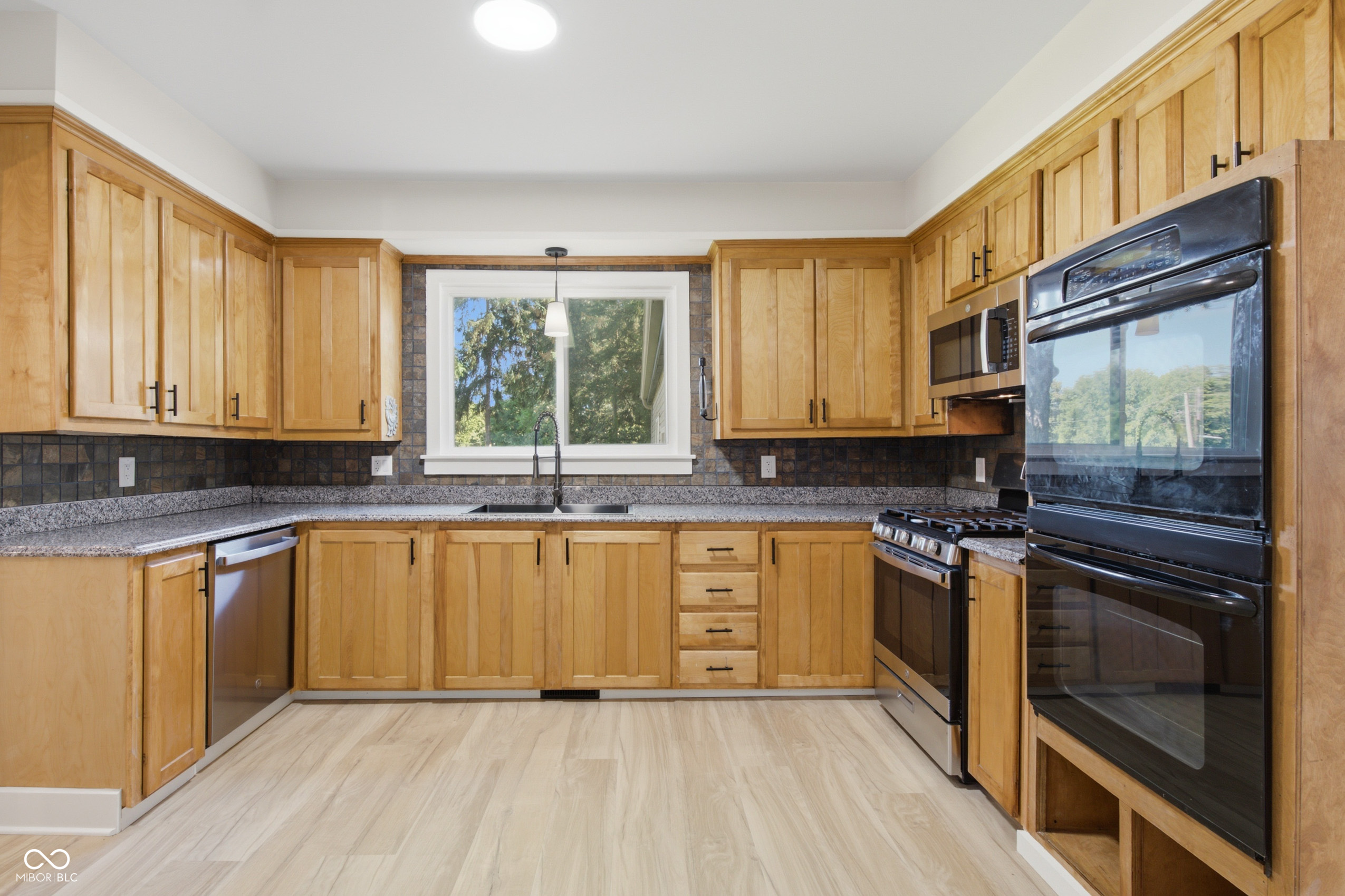 225 E Jackson, Knightstown, IN, 46148 photo 4 of 48