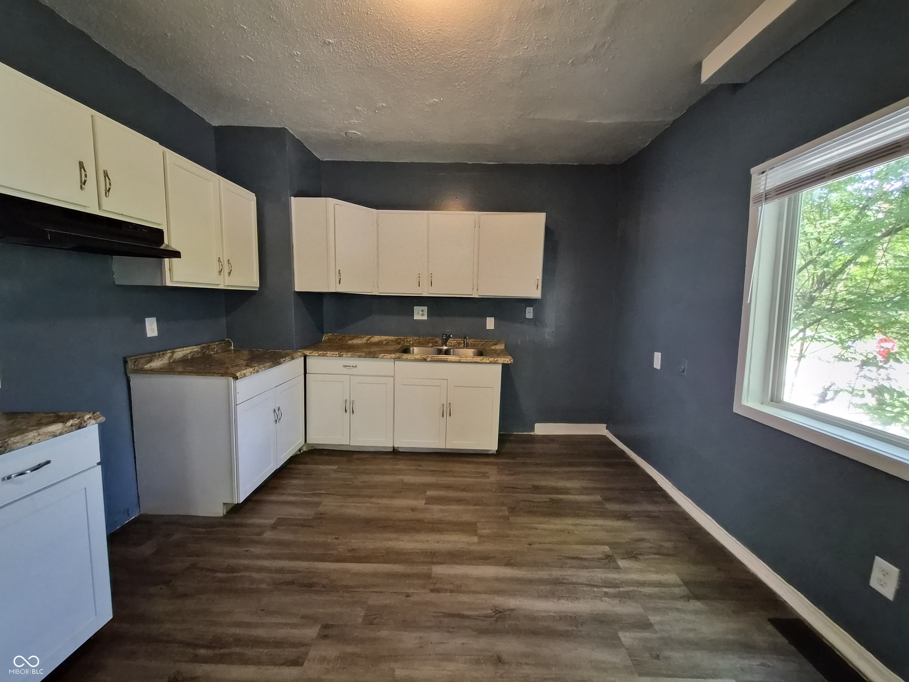 2755 N Dearborn Street, Indianapolis, IN, 46218 photo 4 of 41