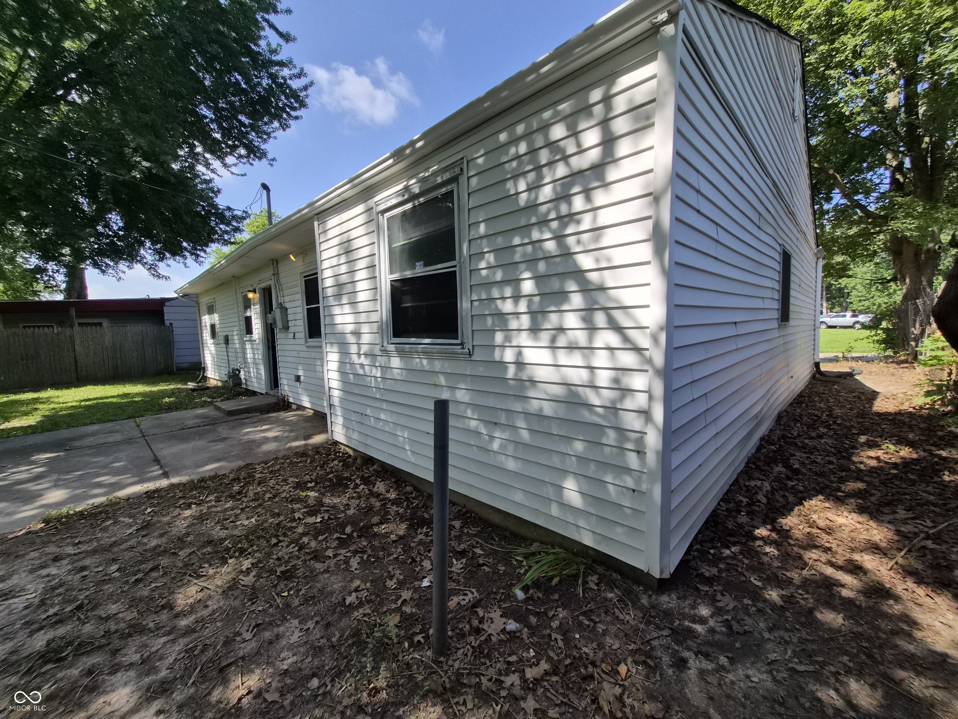 2425 N Kenyon Street, Indianapolis, IN, 46219 photo 4 of 32