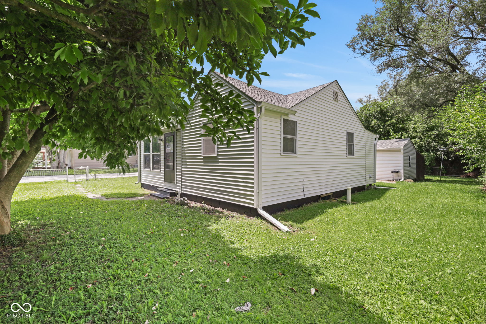 1106 Worcester Avenue, Indianapolis, IN, 46203 photo 4 of 24