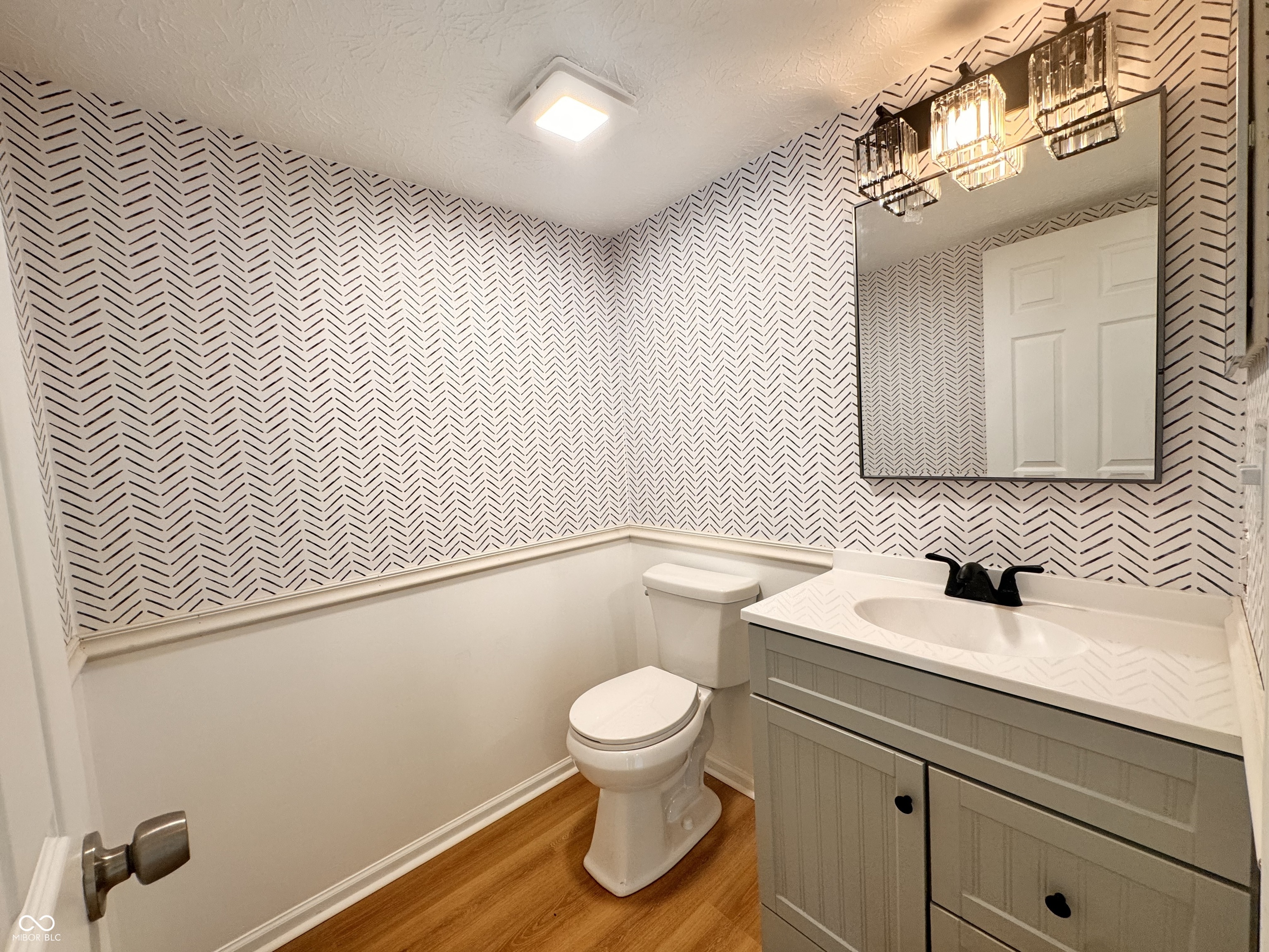 8913 Glass Chimney Lane, Fishers, IN, 46037 photo 4 of 23
