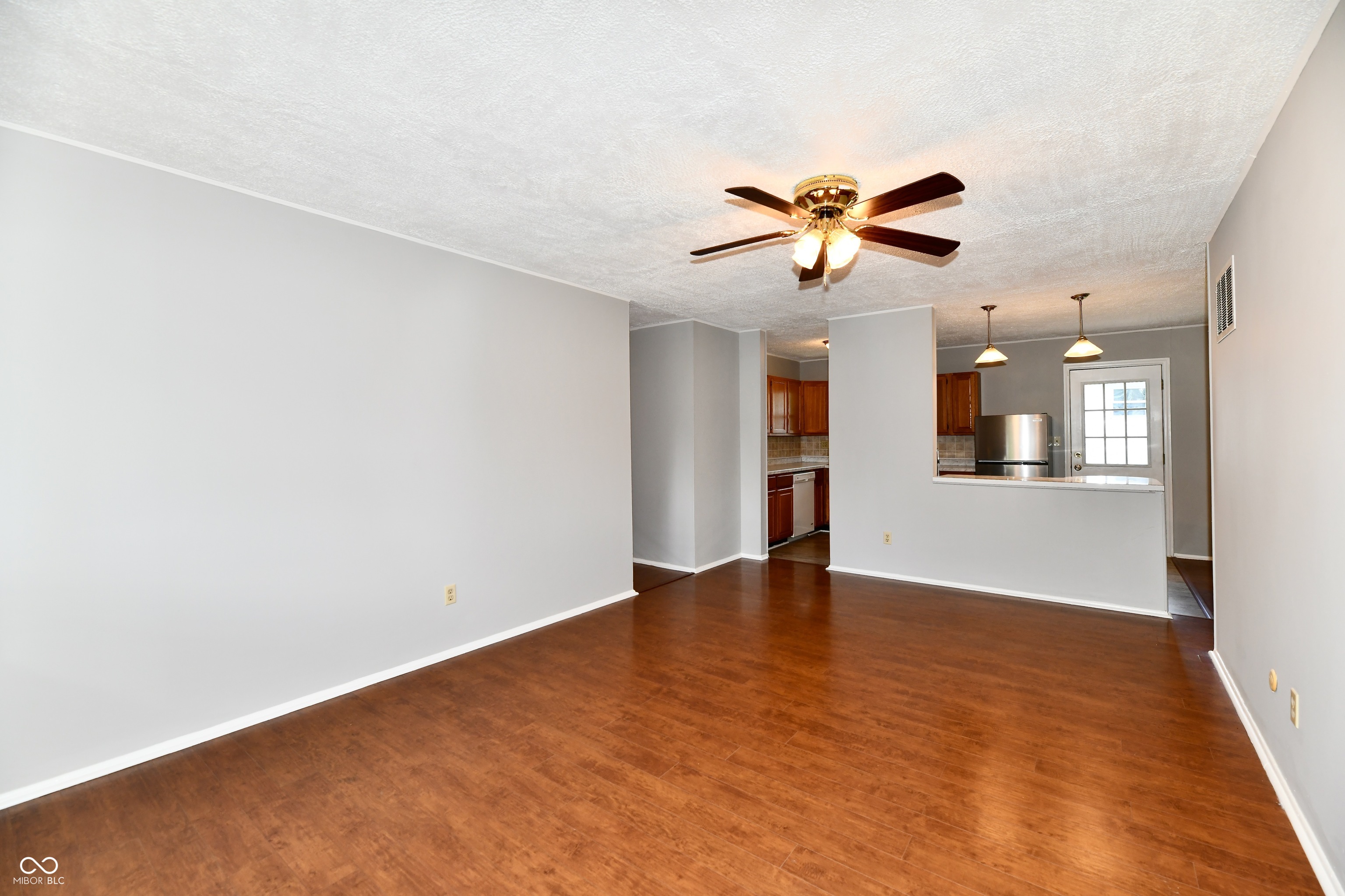 581 Northgate Drive, Greenwood, IN, 46143 photo 4 of 19