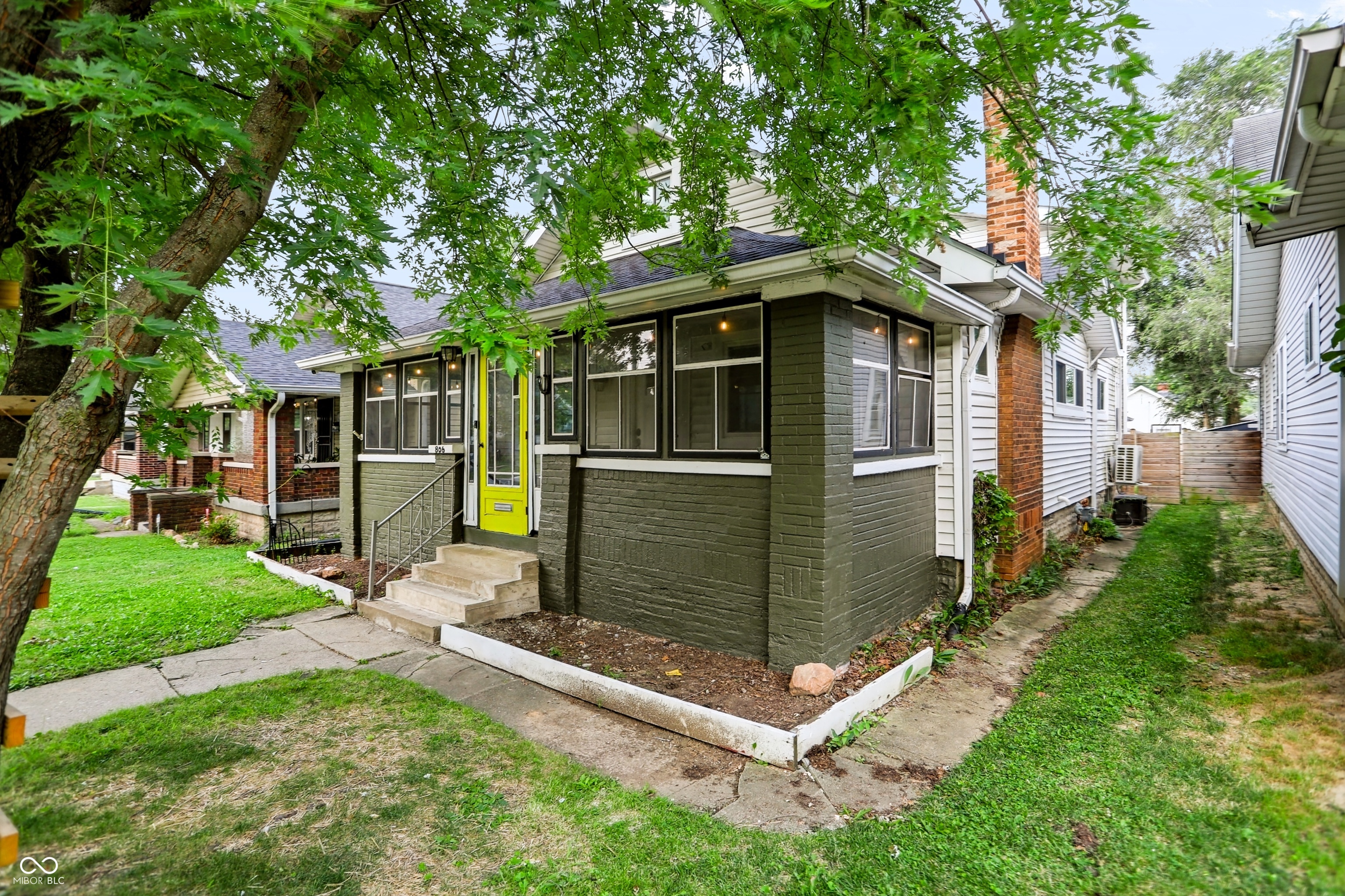806 N Bosart Avenue, Indianapolis, IN, 46201 photo 4 of 58