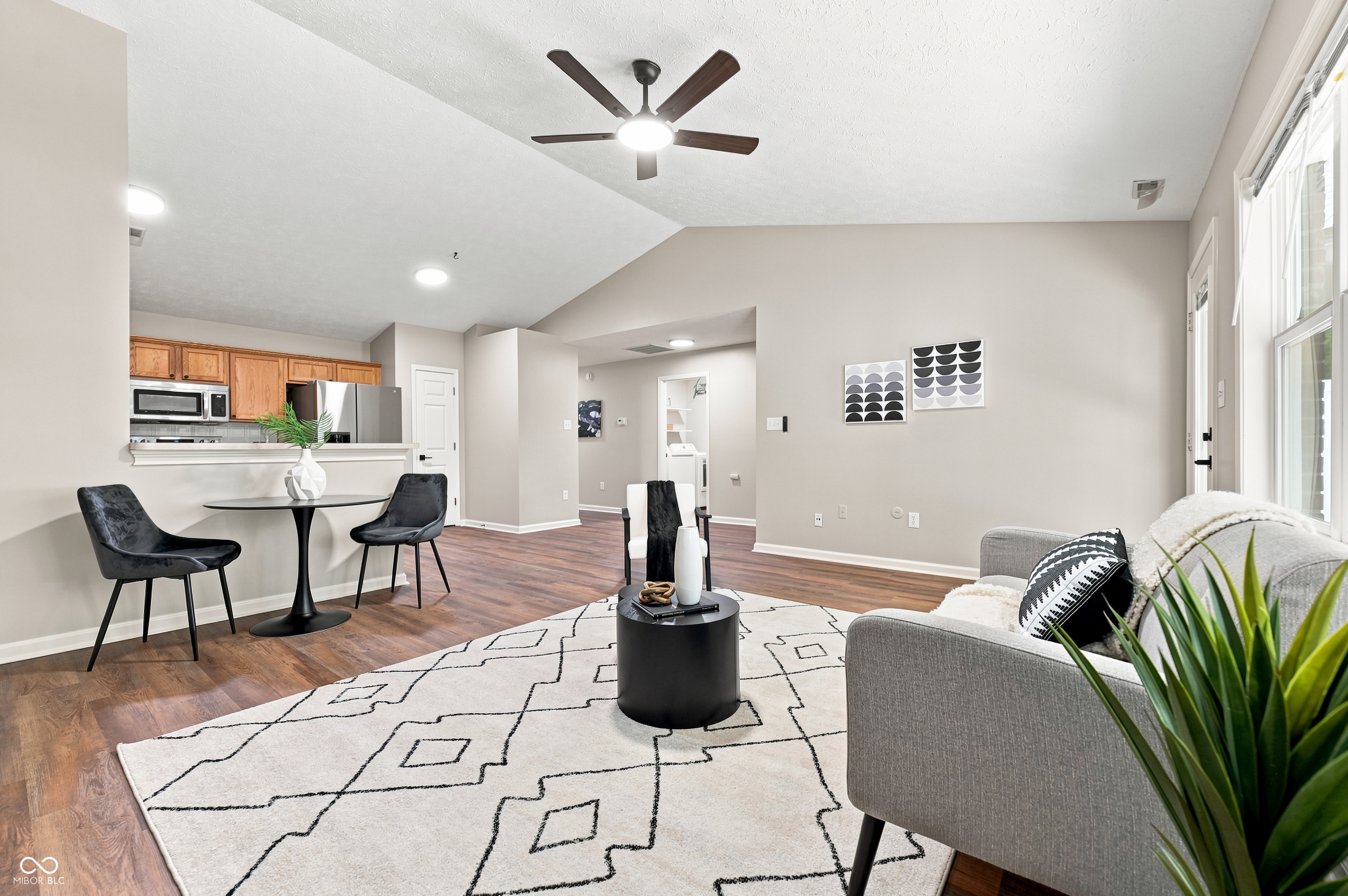 3924 Gray Pond Court, Indianapolis, IN, 46237 photo 4 of 22