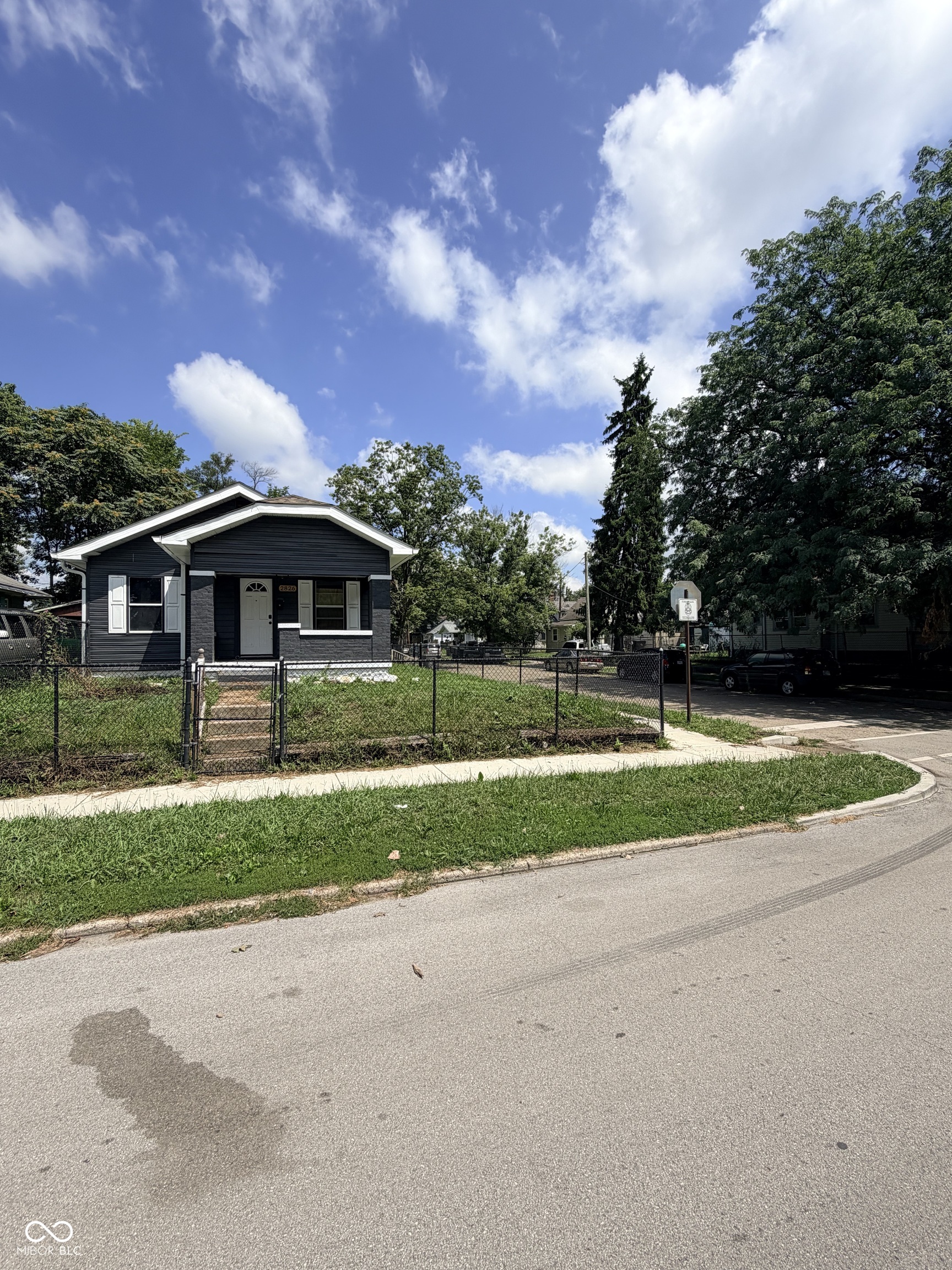 2826 E 17th Street, Indianapolis, IN, 46218 photo 4 of 20