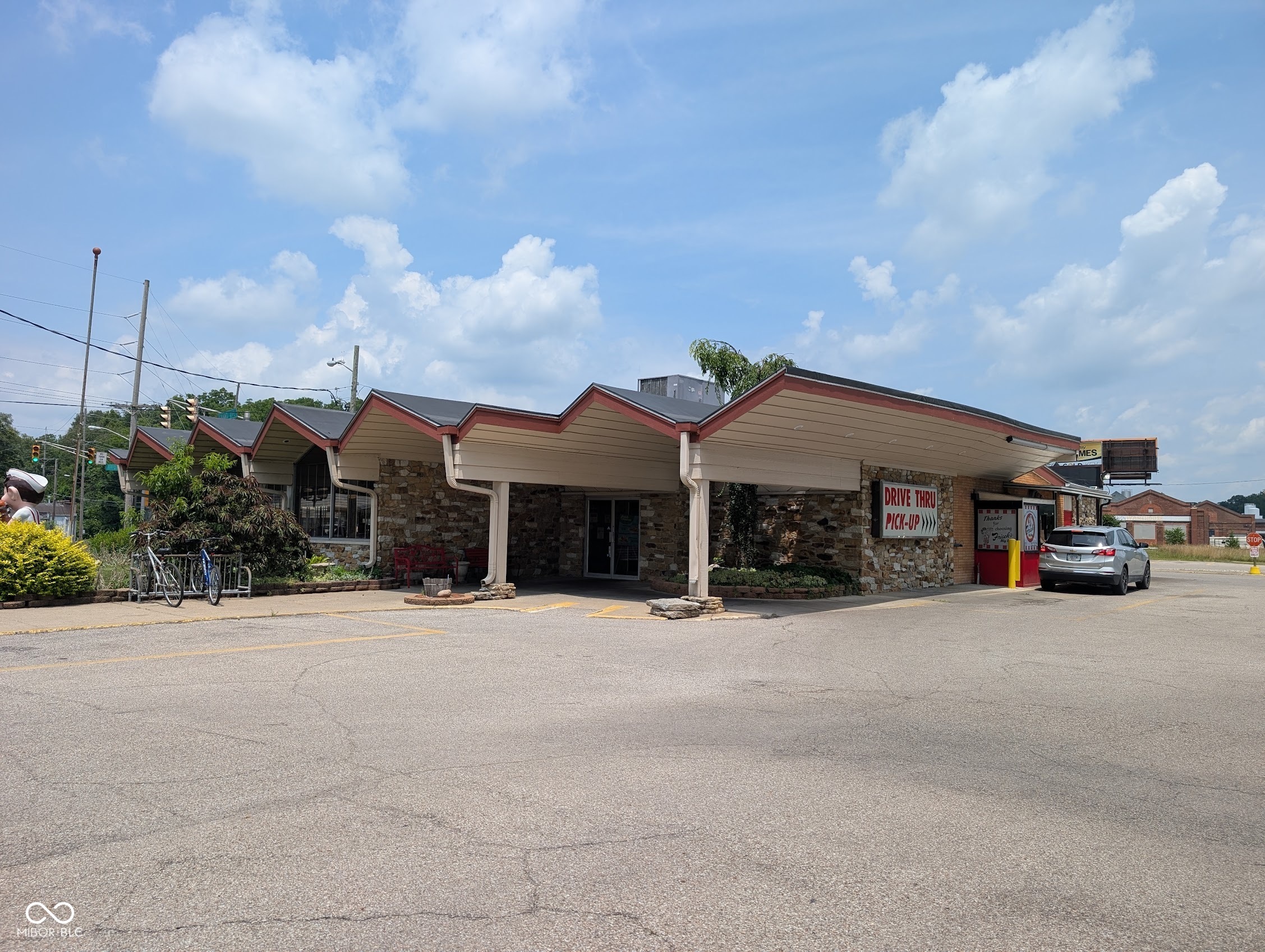500 Broadway, Anderson, IN, 46012 photo 4 of 26